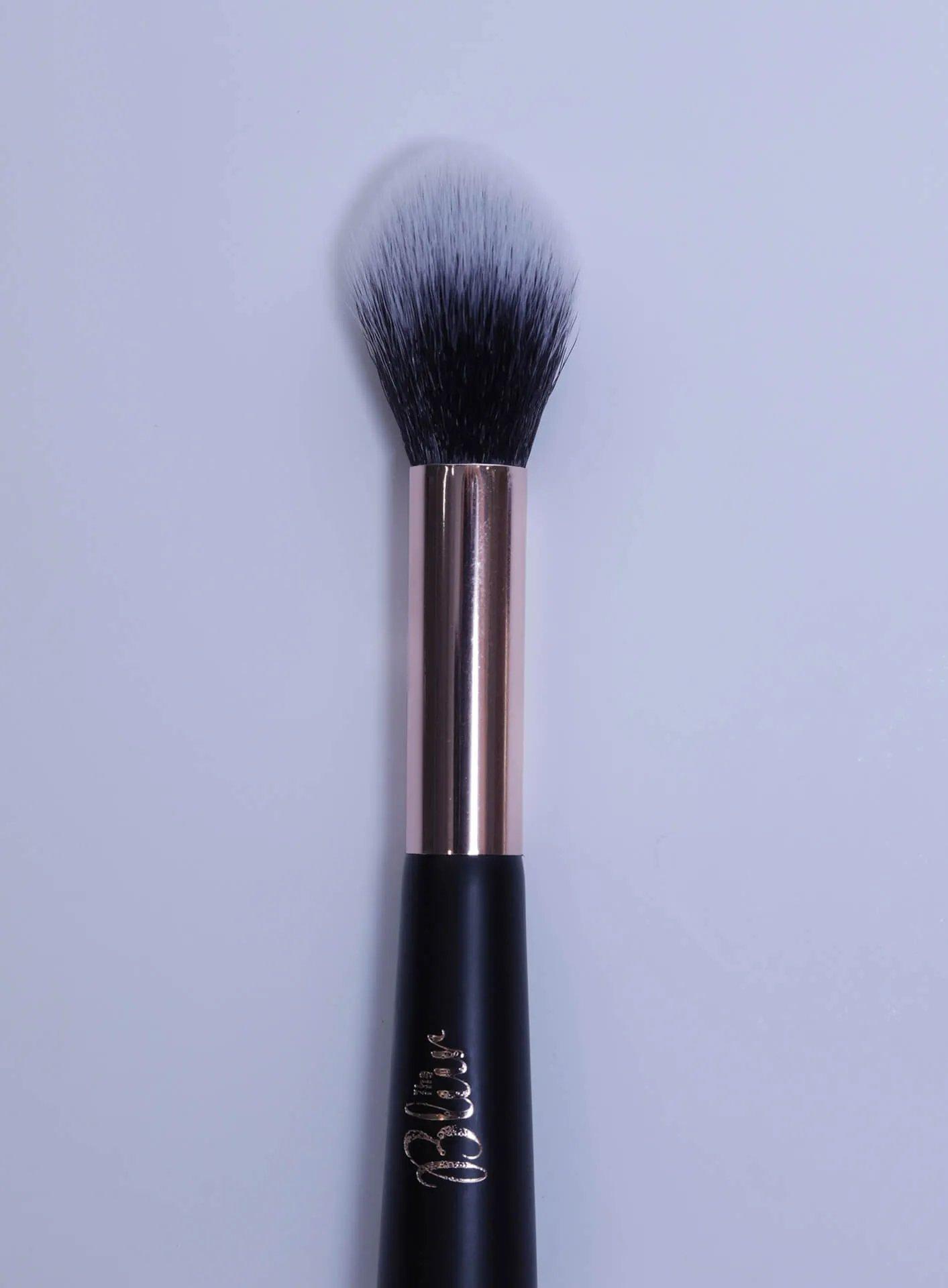 Brush the Blur,, A521_0000, medium