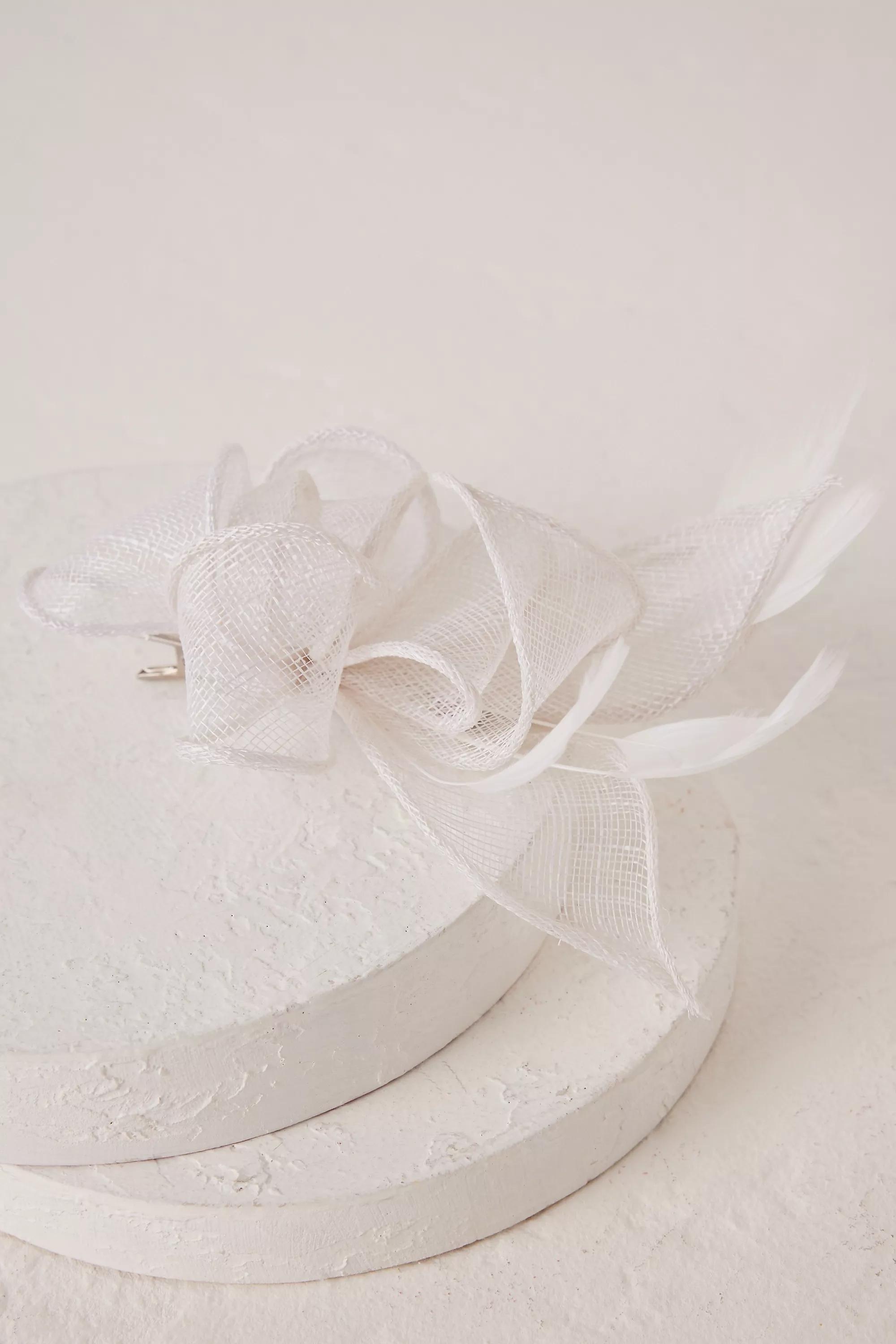 Anthropologie - Feather Fascinator Hair Clip, White