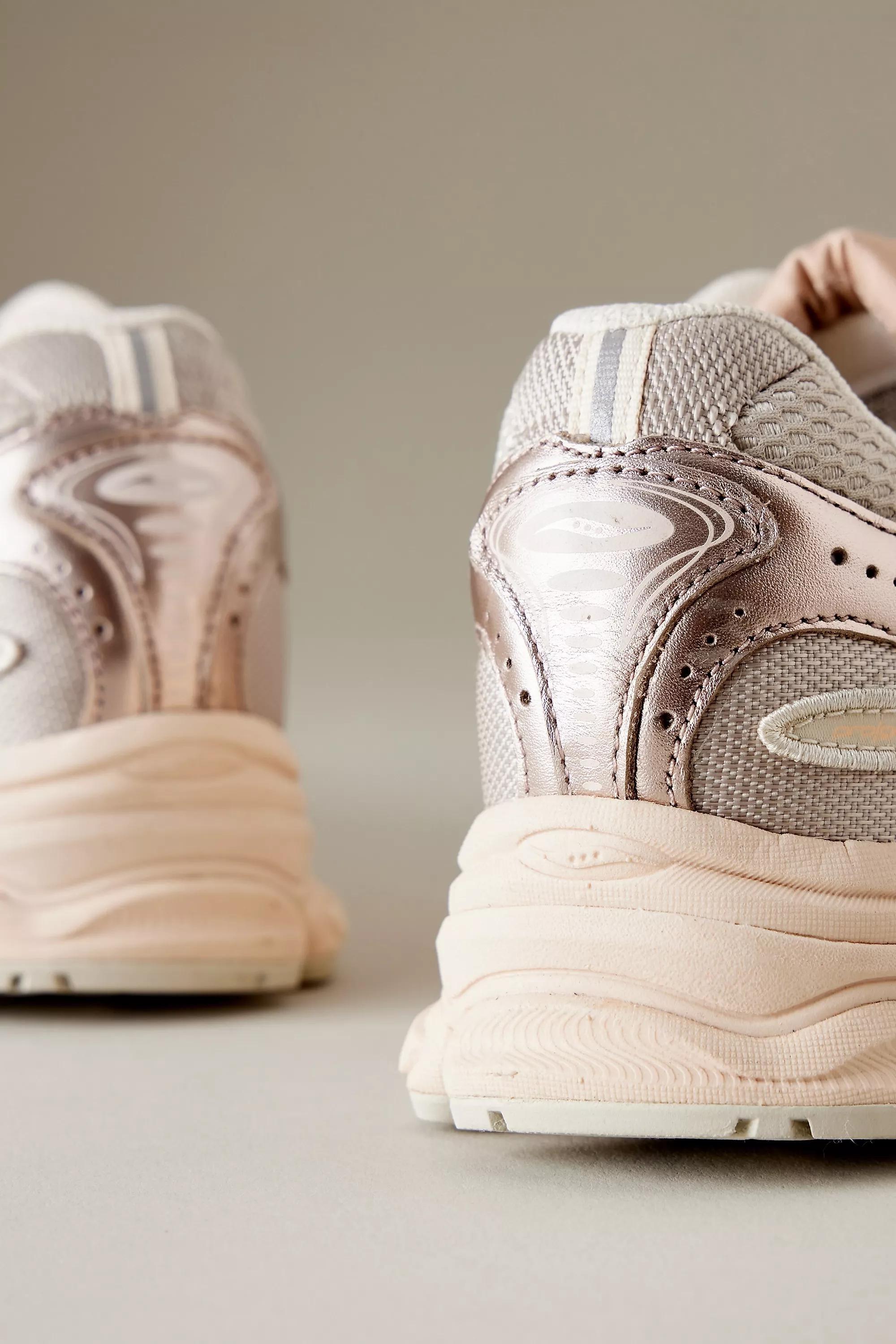 Saucony Progeroid Triumph 4 Trainers, Beige, , large image number 2