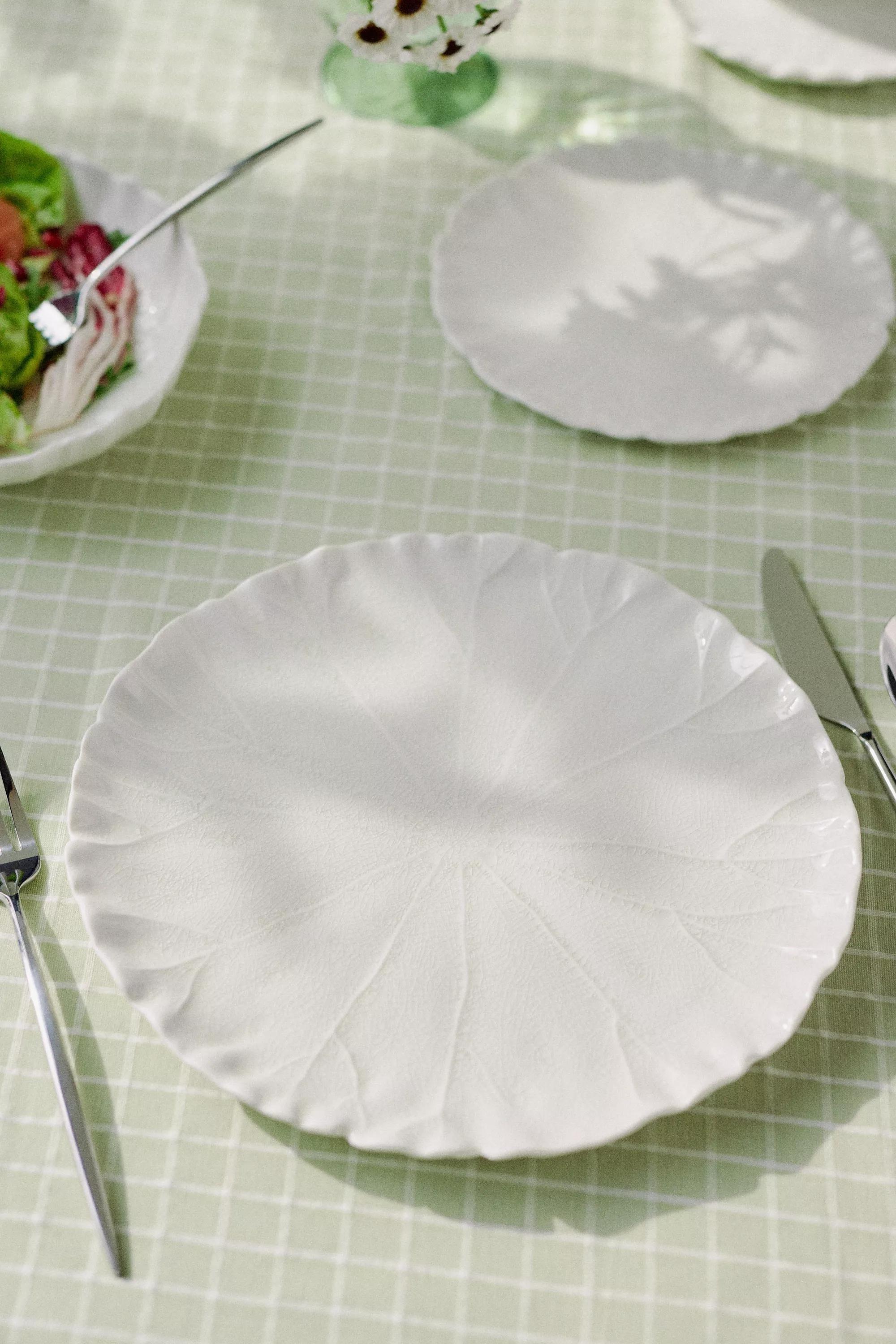 Lilypad Dinner Plate, White, , medium