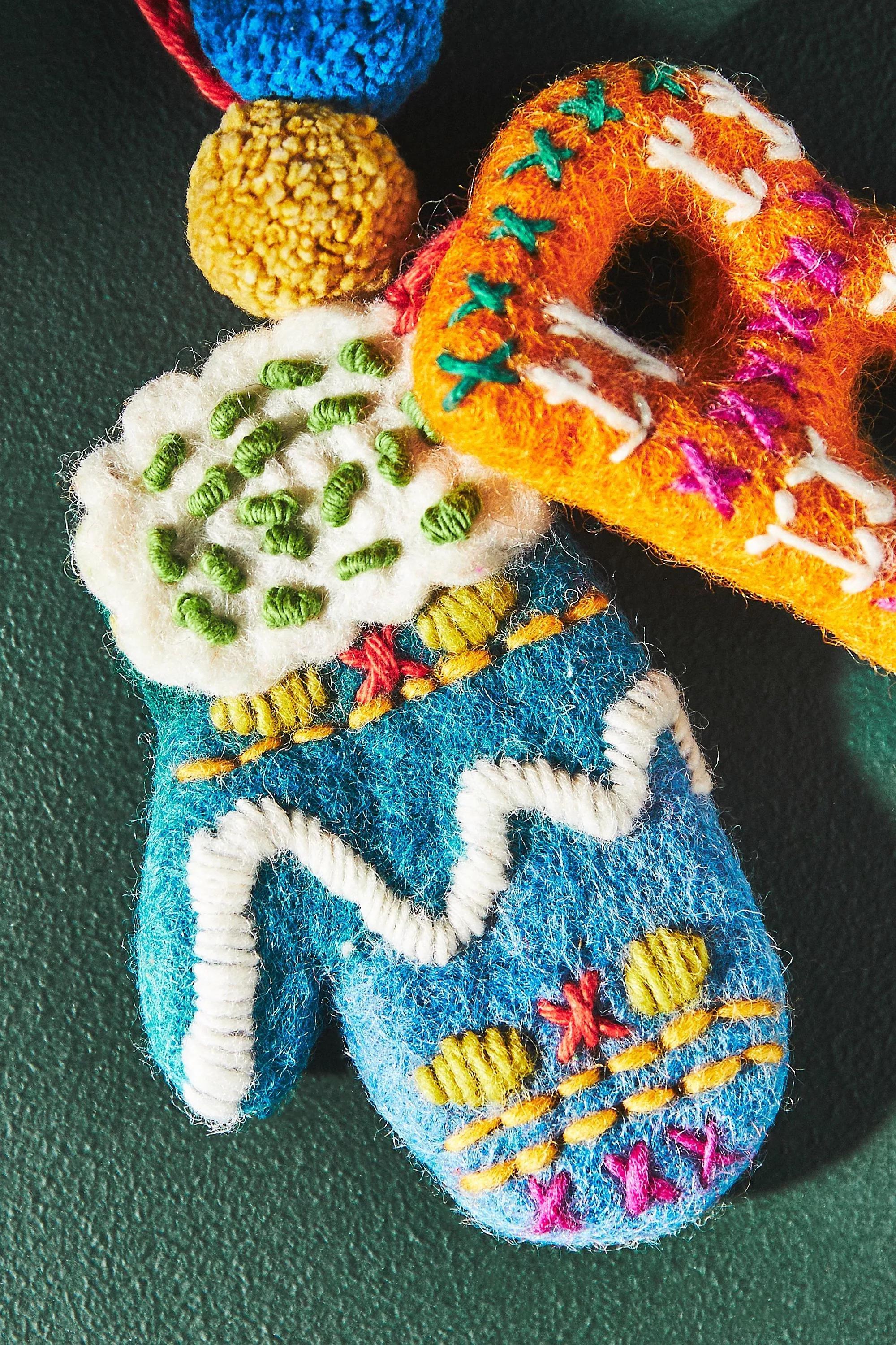 Ski Apres Felt Monogram Ornament, B, , large image number 2