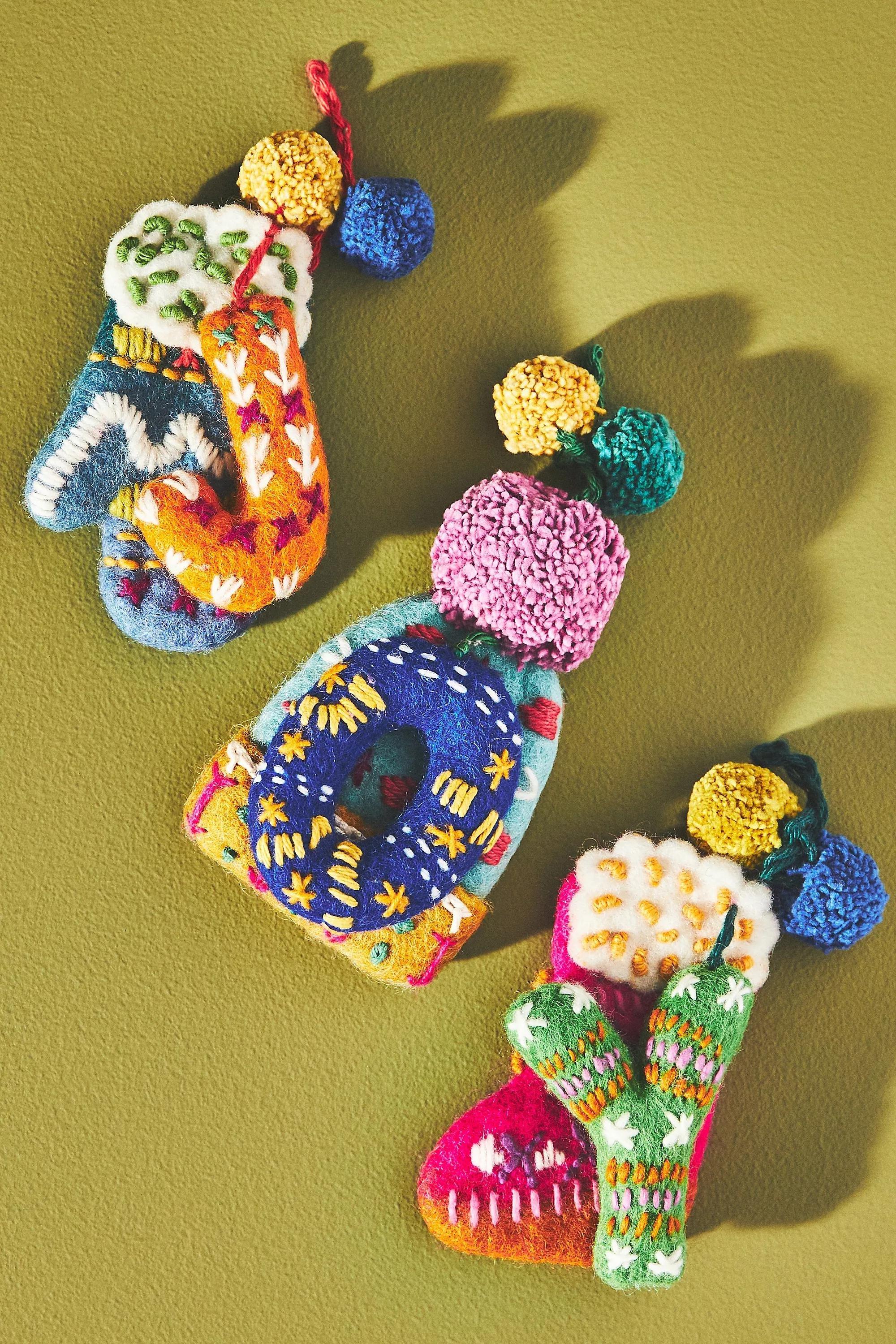 Ski Apres Felt Monogram Ornament, E, , large image number 1