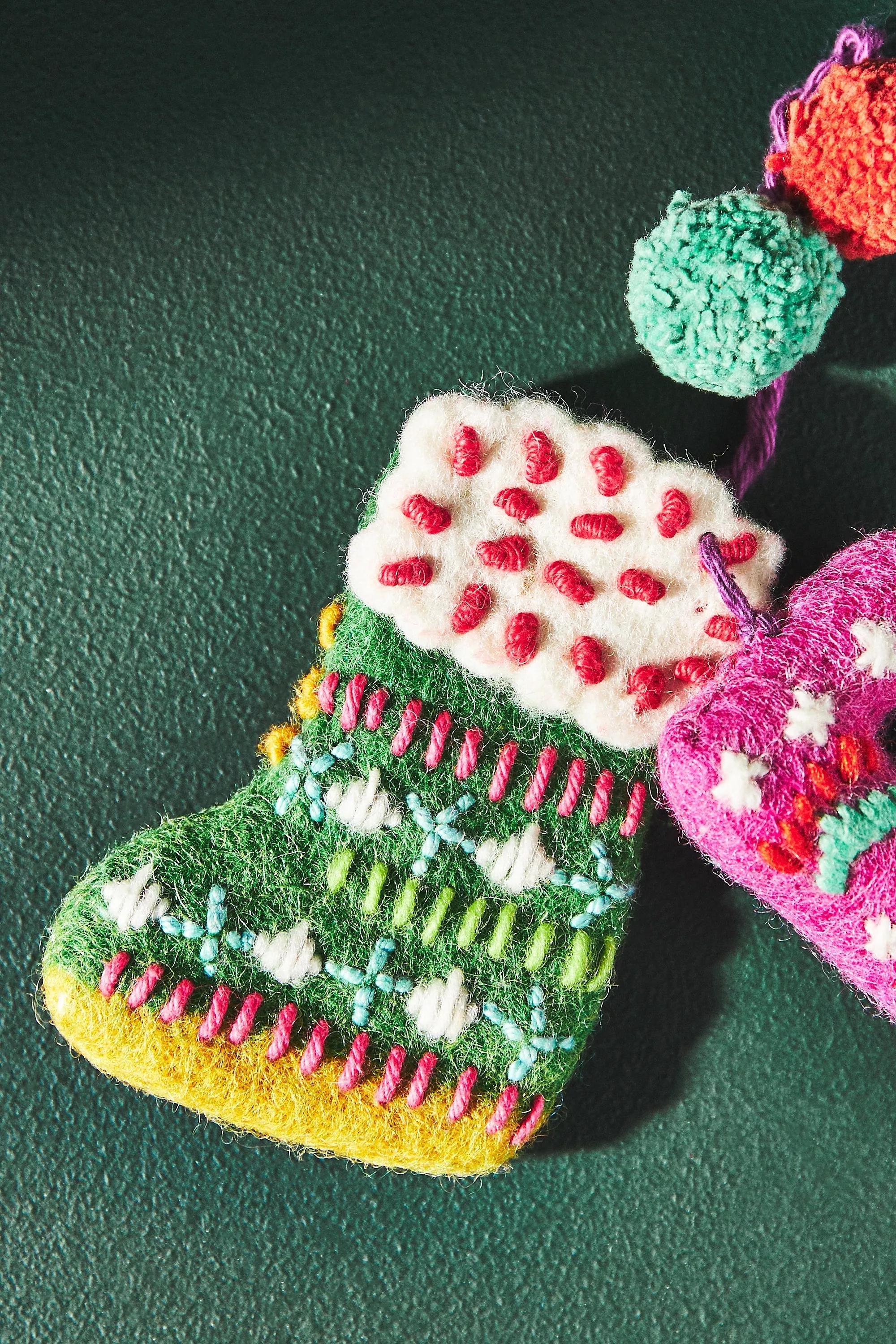 Ski Apres Felt Monogram Ornament, E, , large image number 2