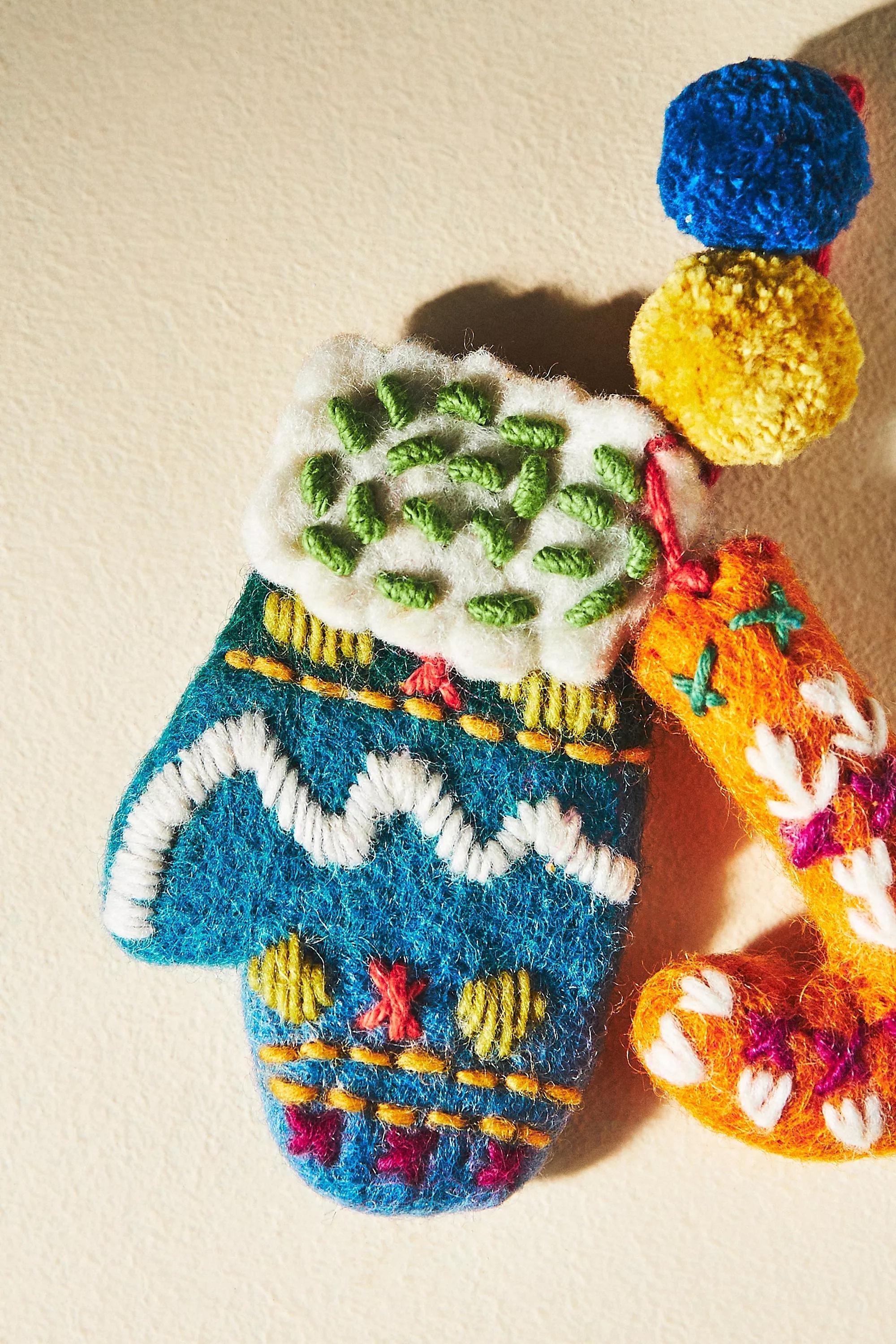 Ski Apres Felt Monogram Ornament, J, , large image number 2