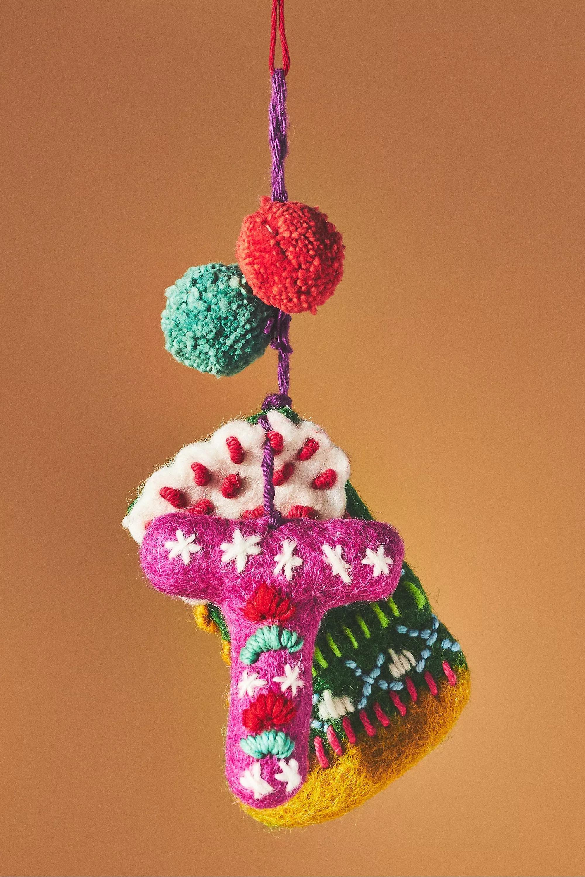 Ski Apres Felt Monogram Ornament, T, , large image number 0