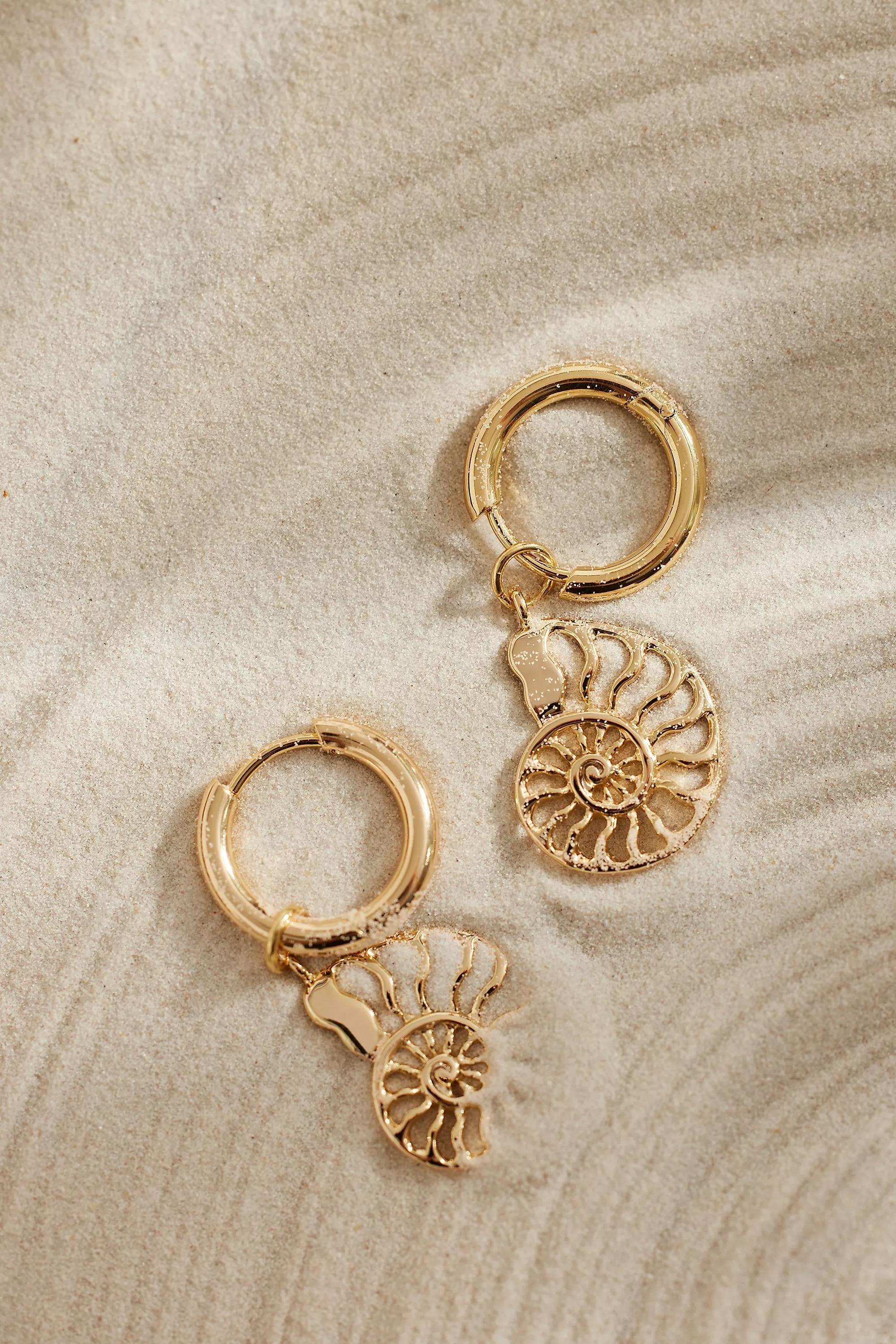 Conch Huggie Earrings, Gold, A501_0070, large image number 0
