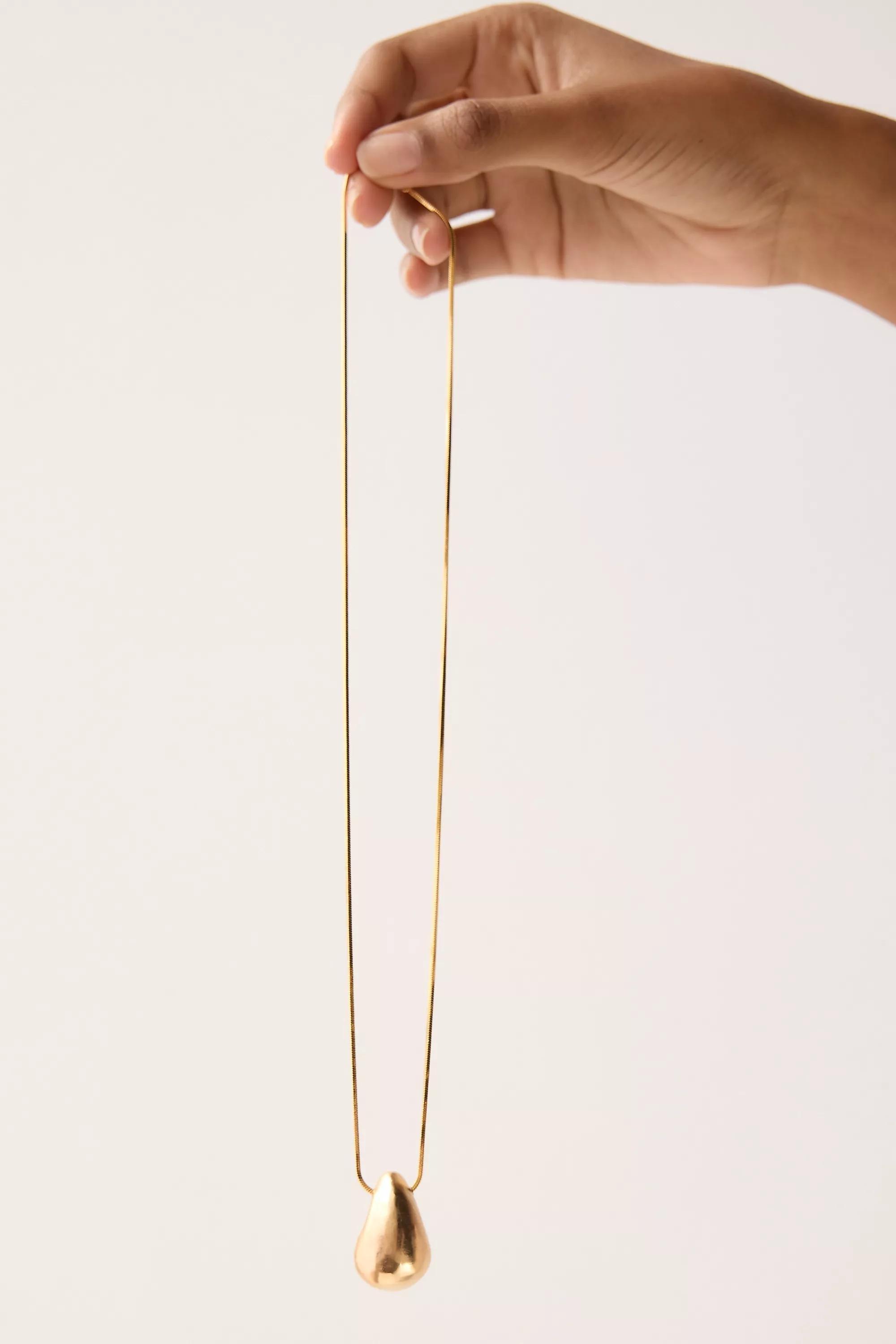 The Petra Mini Pendant Necklace, Gold, A501_0070, large image number 2