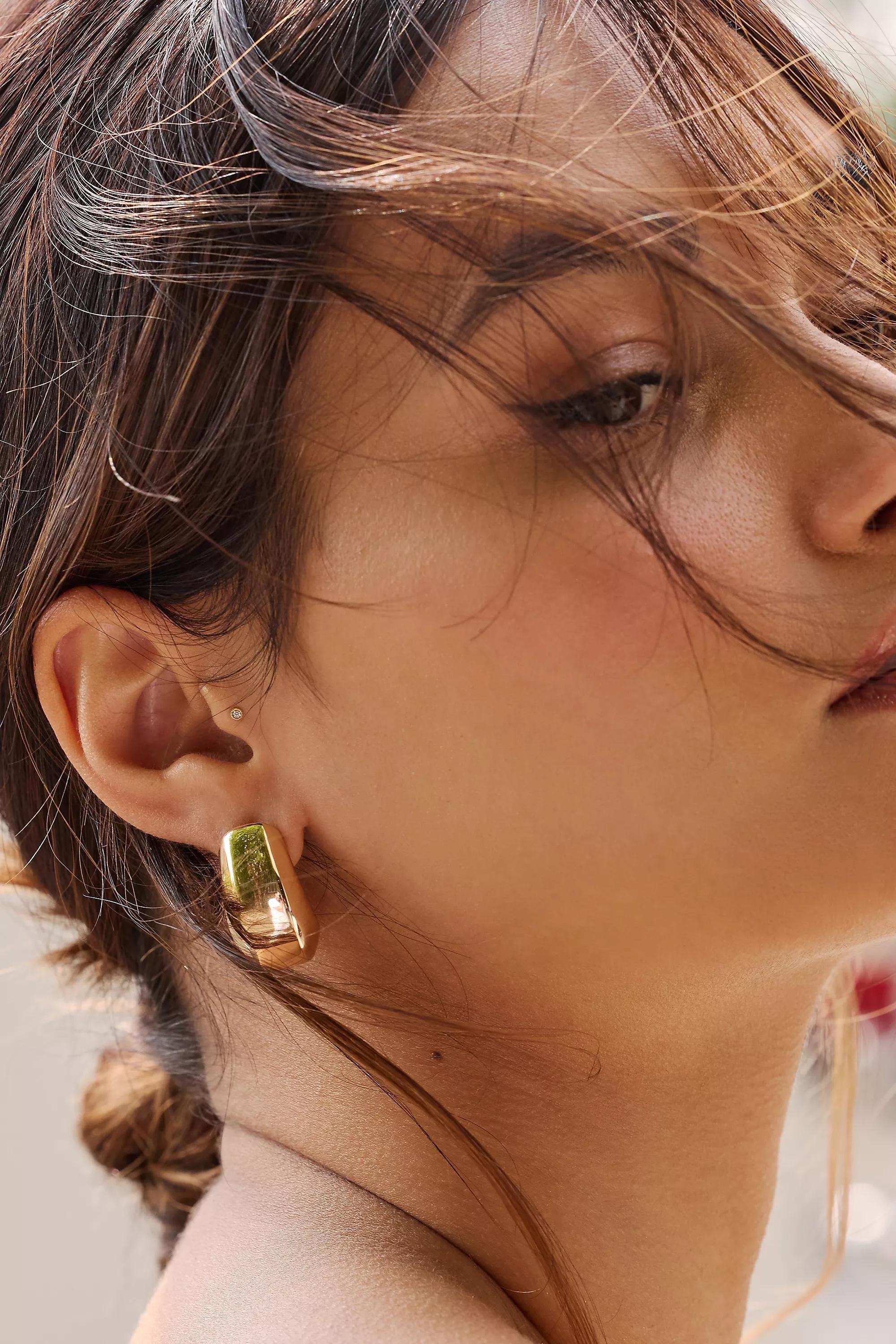 Sleek Crescent Hoop Earrings, Gold, A501_0070, large image number 1