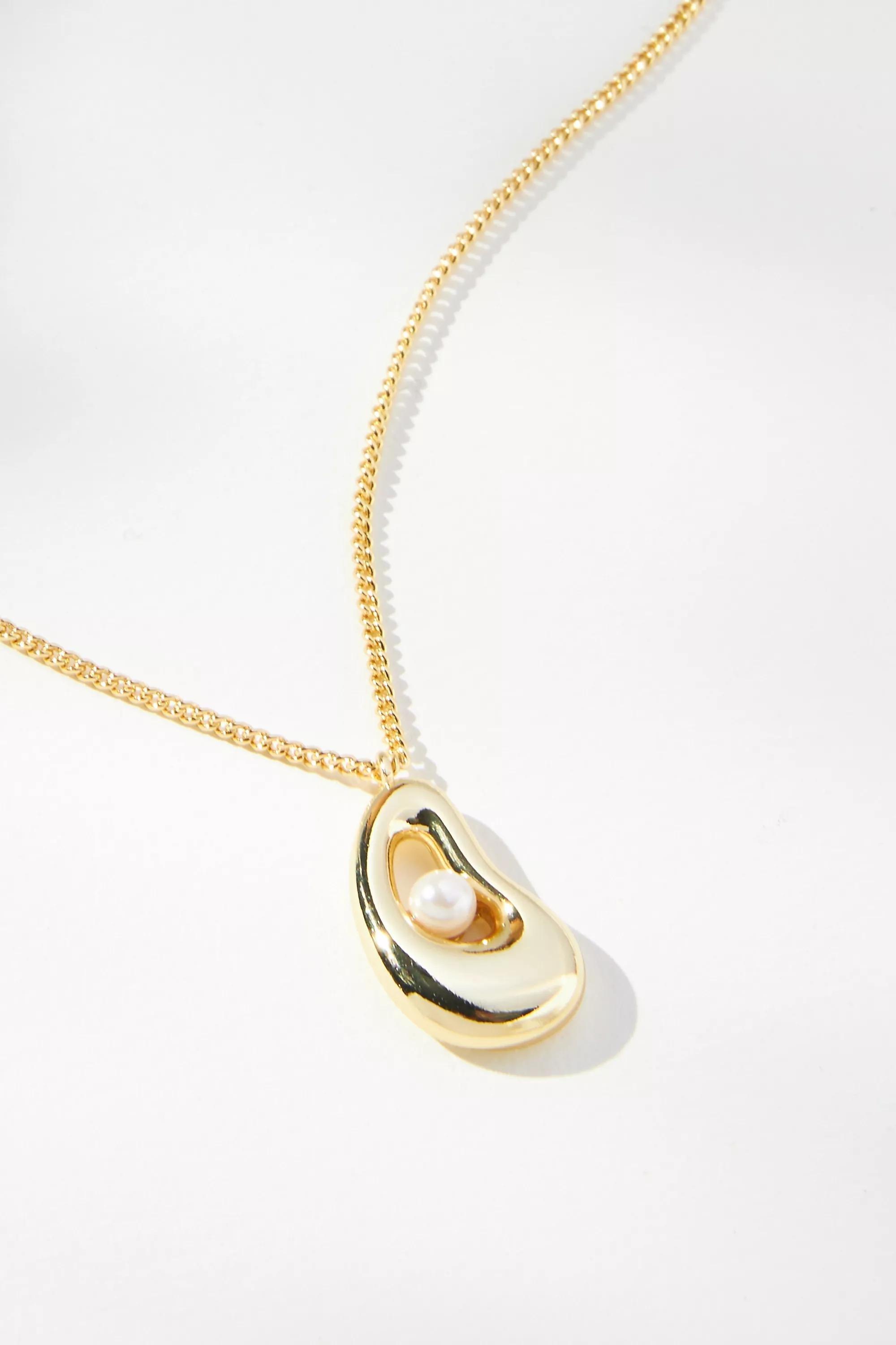 The Petra Gold-Plated Pearl Pendant Necklace, Gold, A501_0070, large image number 3