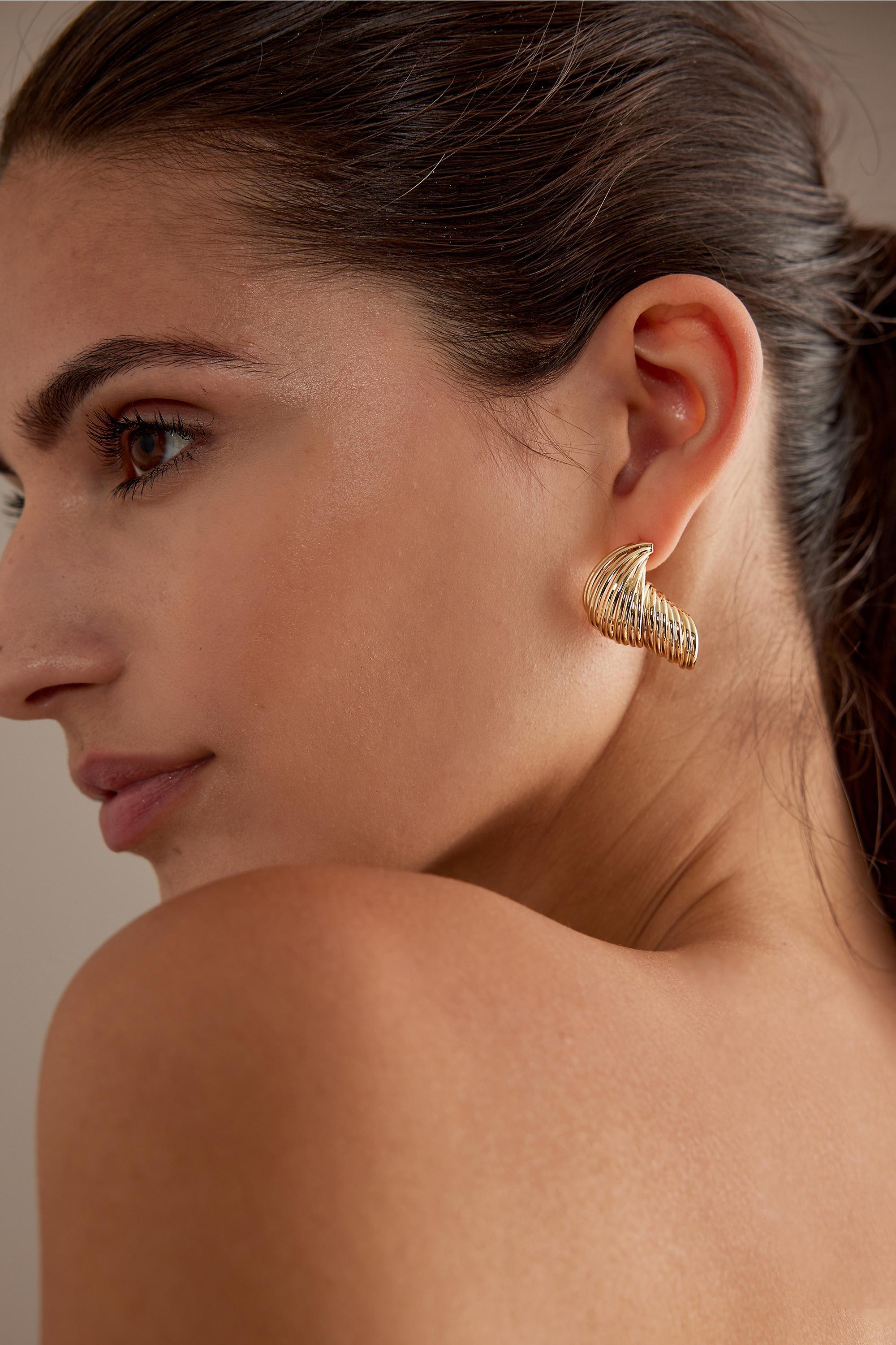 Ribbed Shell Stud Earrings, Gold, A501_0070, large image number 0