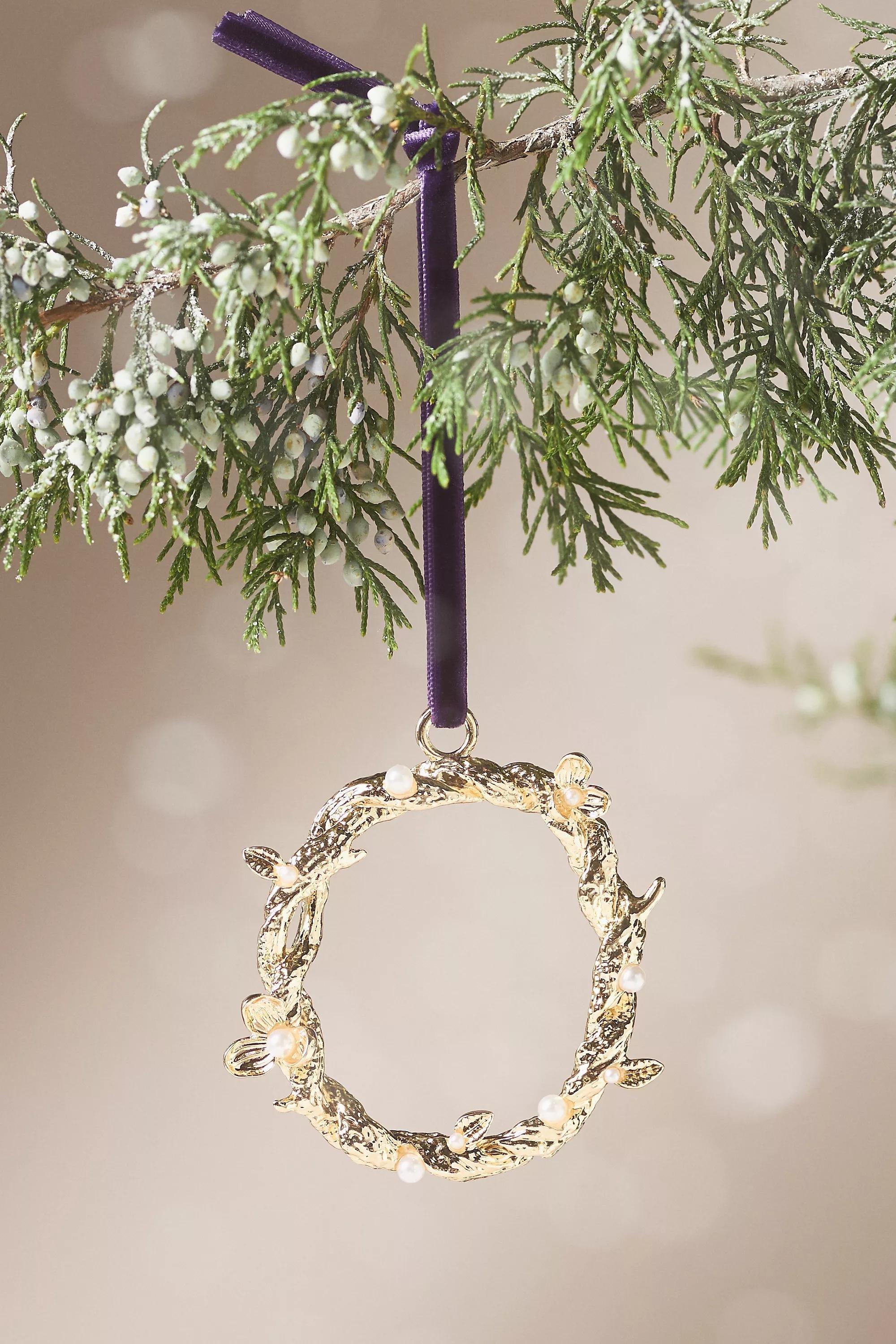 Aurelia Monogram Ornament, Gold, A501_0915, large image number 0