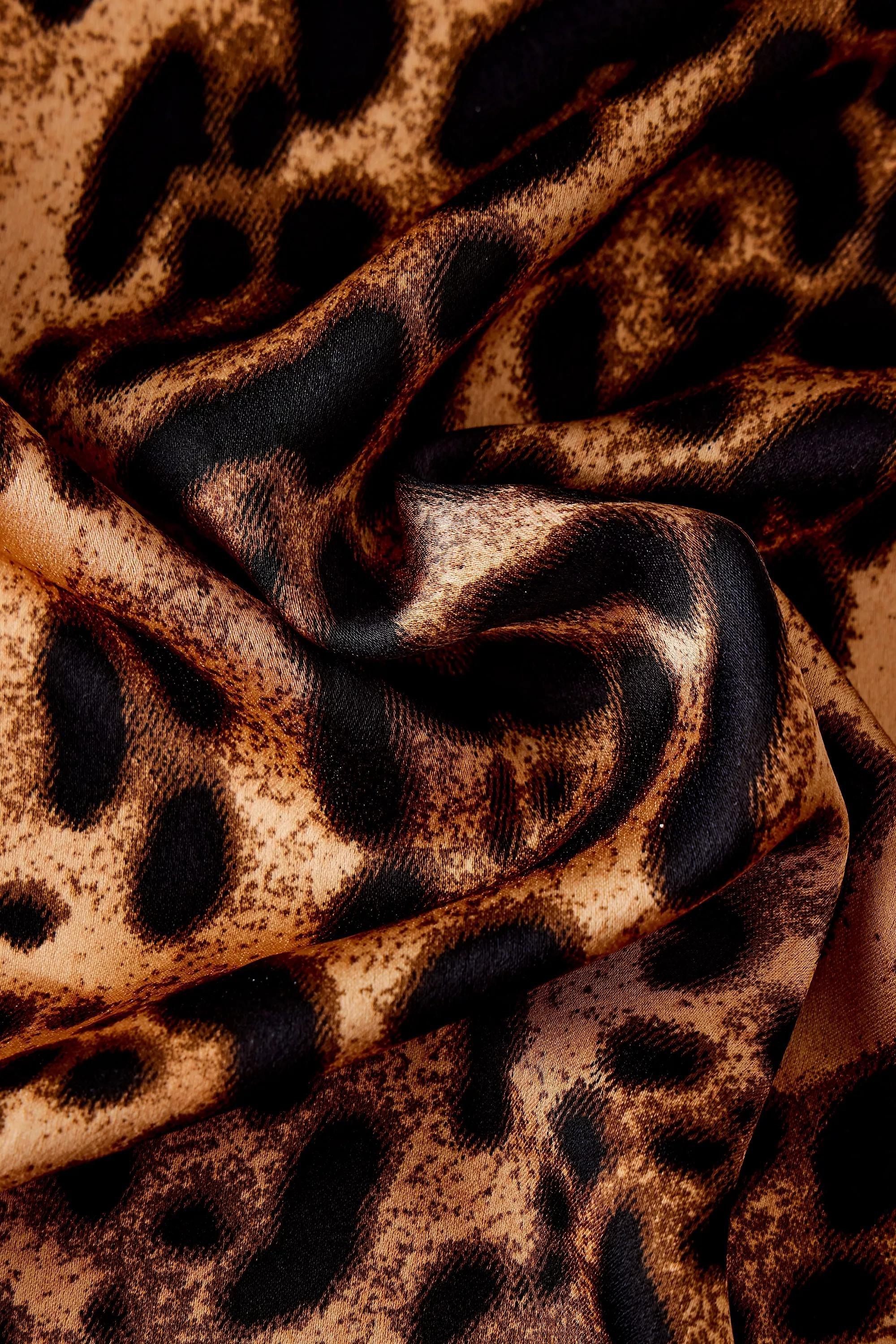 Motif Leopard Print Headscarf, Brown, A501_0029, large image number 3