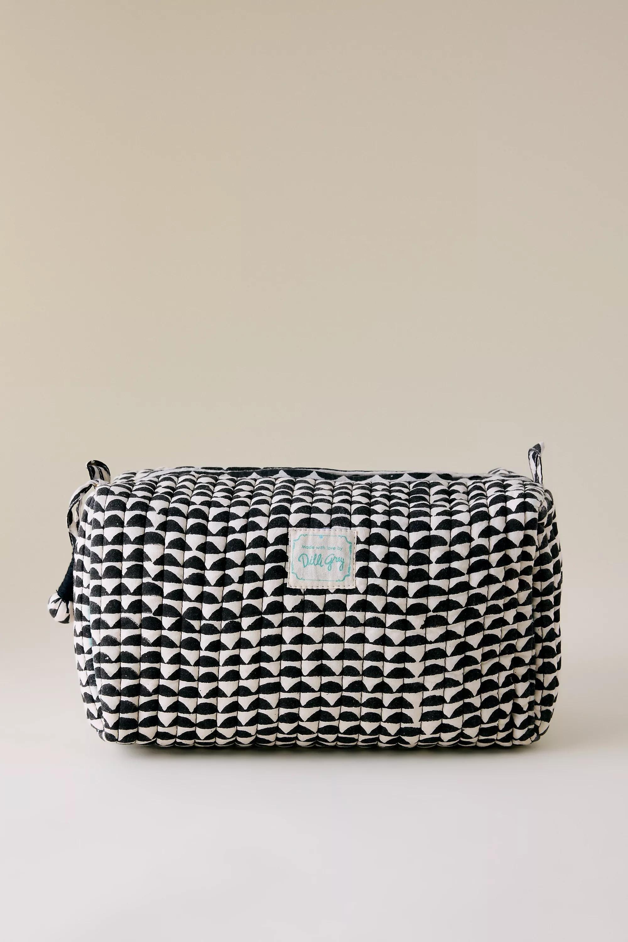 Dilli Scallop Wash Bag, White, A501_0001, large image number 0