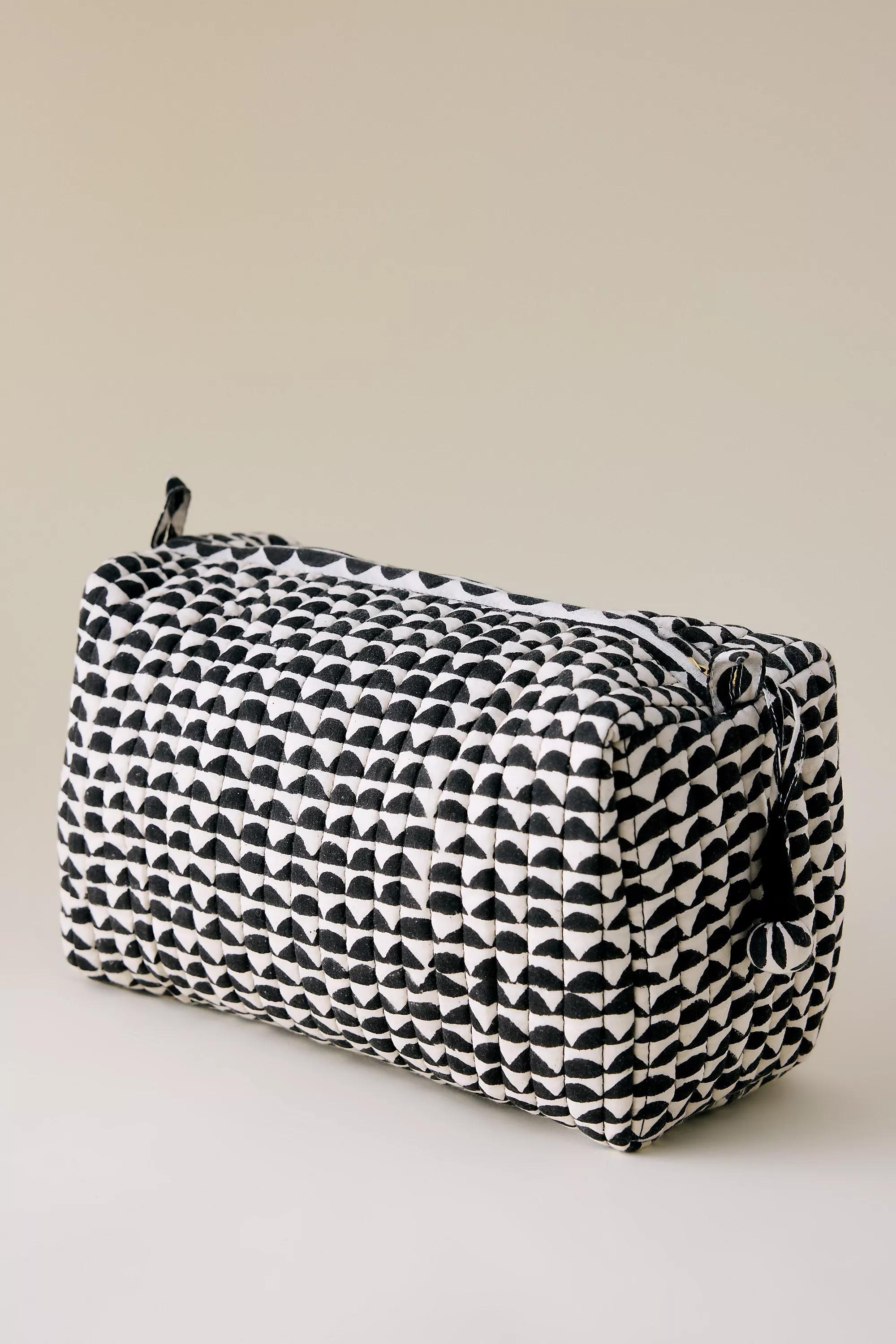 Dilli Scallop Wash Bag, White, A501_0001, large image number 3