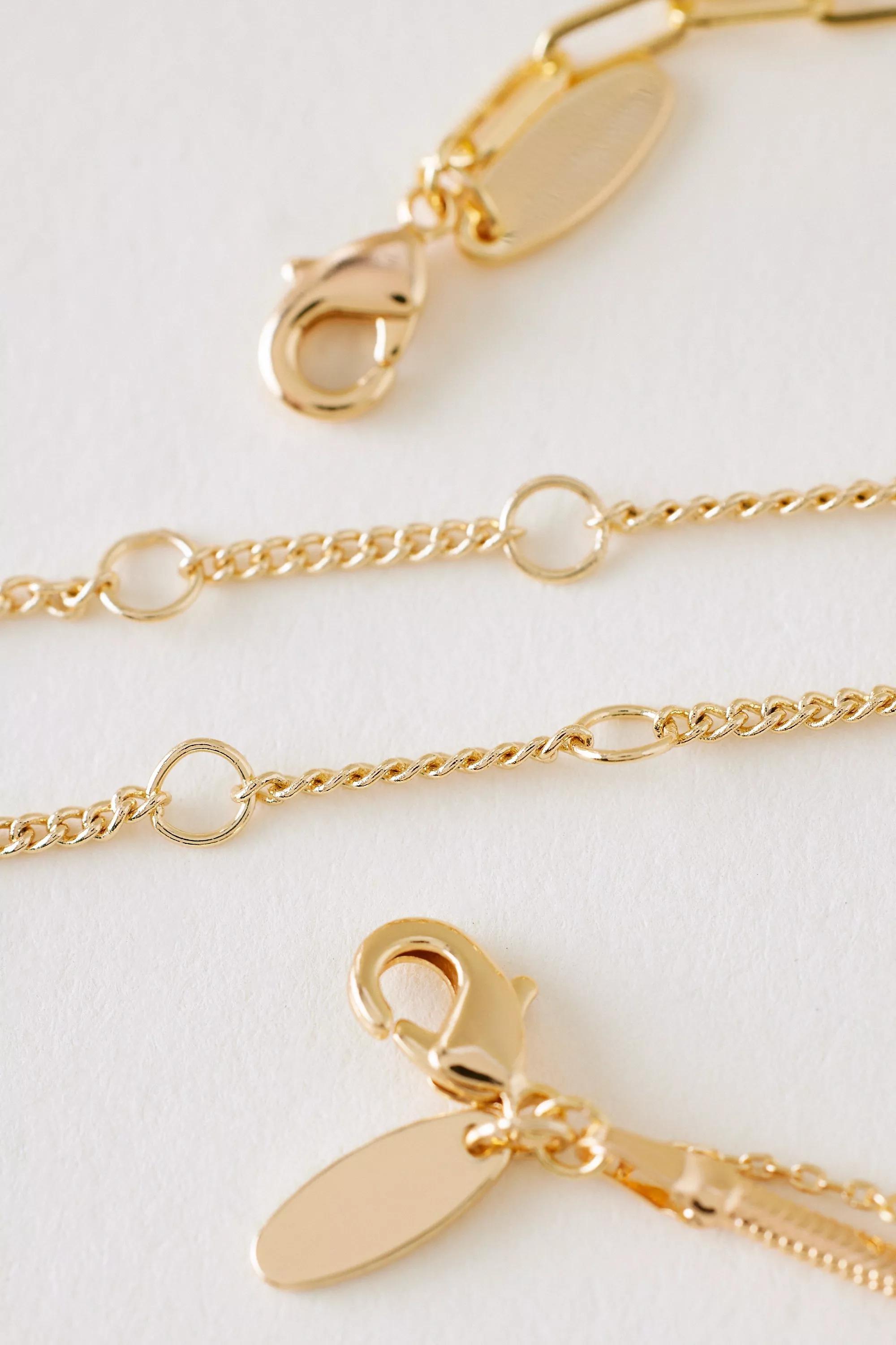 V Pearl Bubble Monogram Bracelet, Gold, A501_0922, large image number 2
