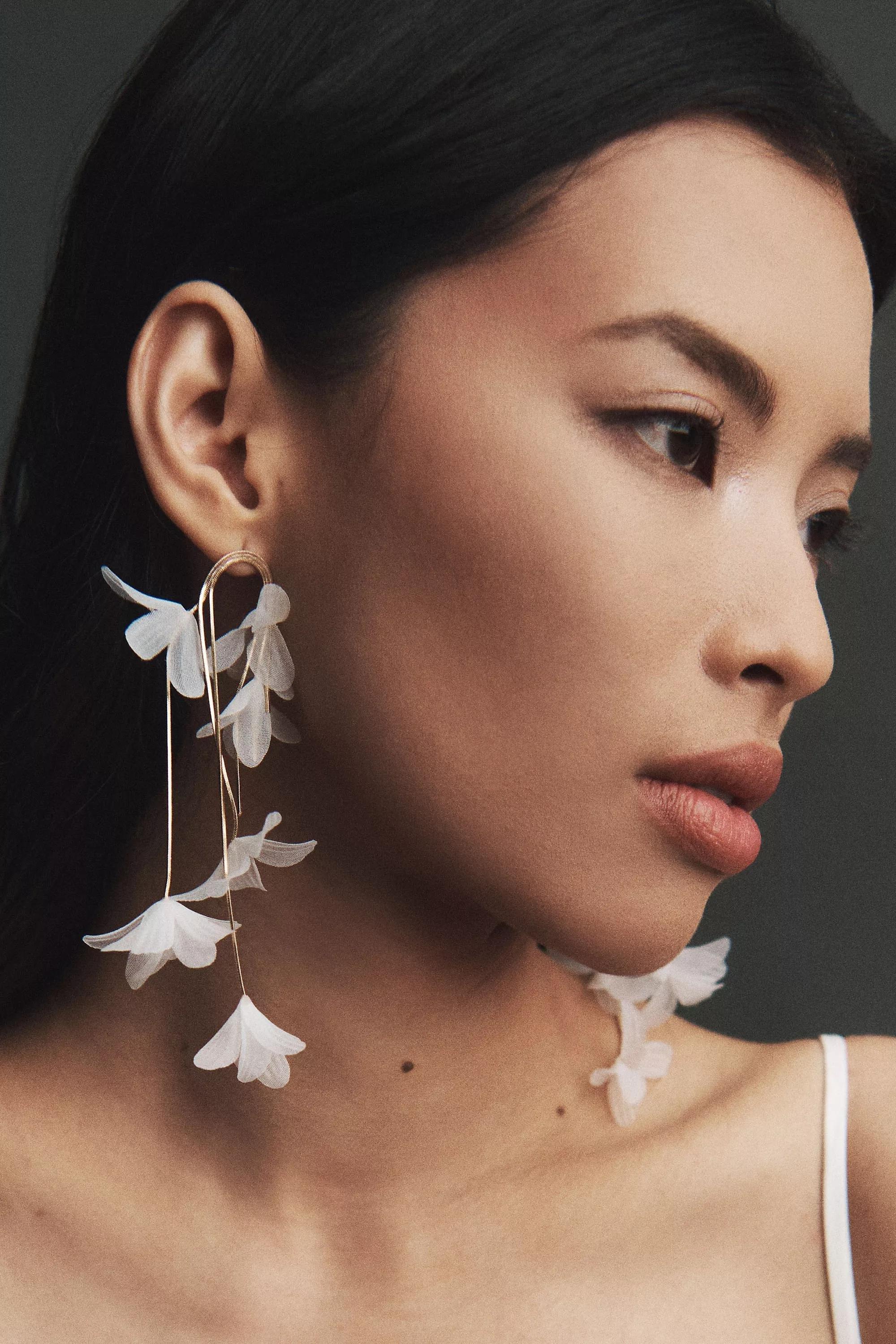WHITE Flower Drop Earrings, A501_0010, large image number 0