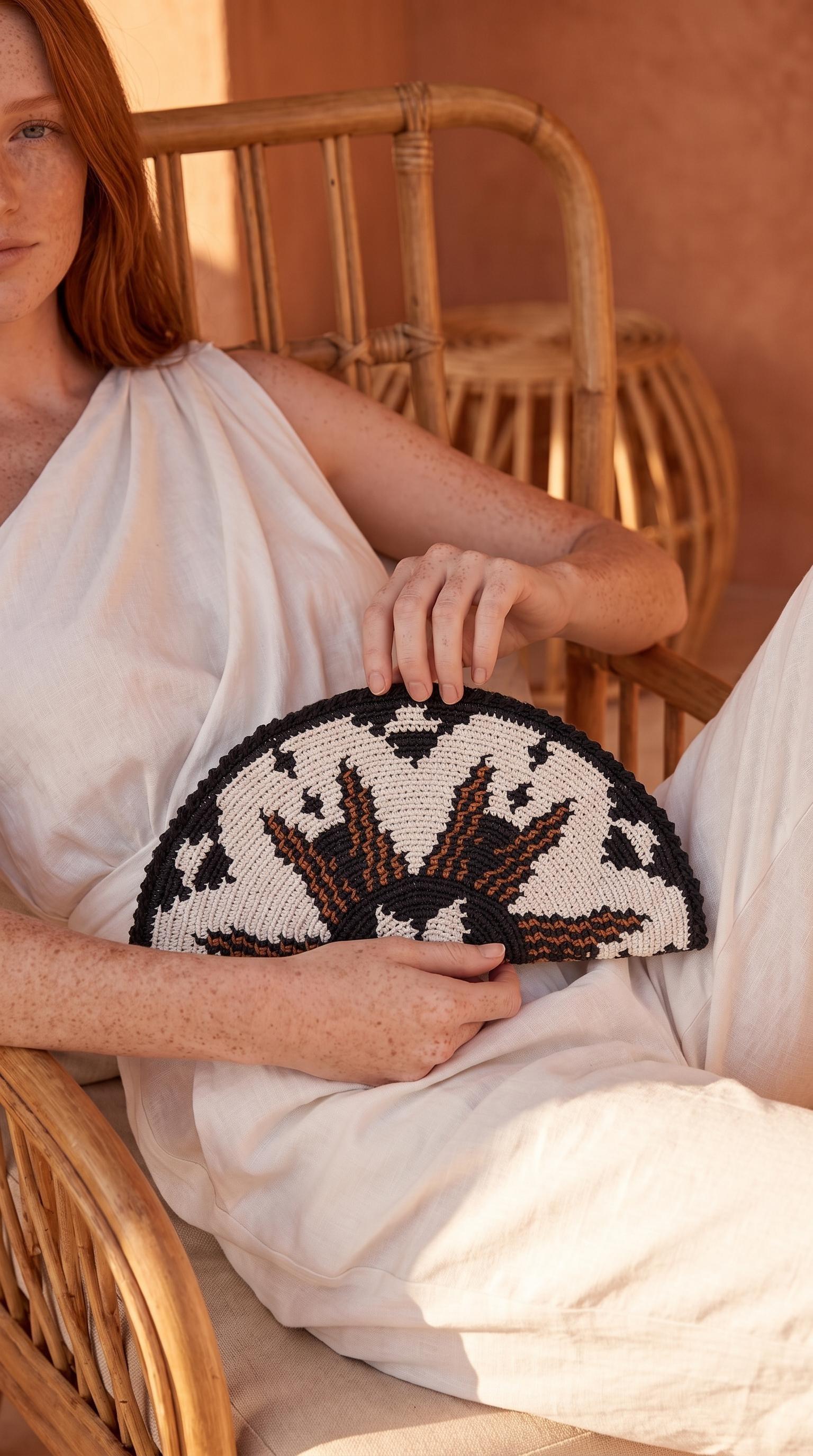 Handwoven Bird Motif Clutch, Black, , large image number 5