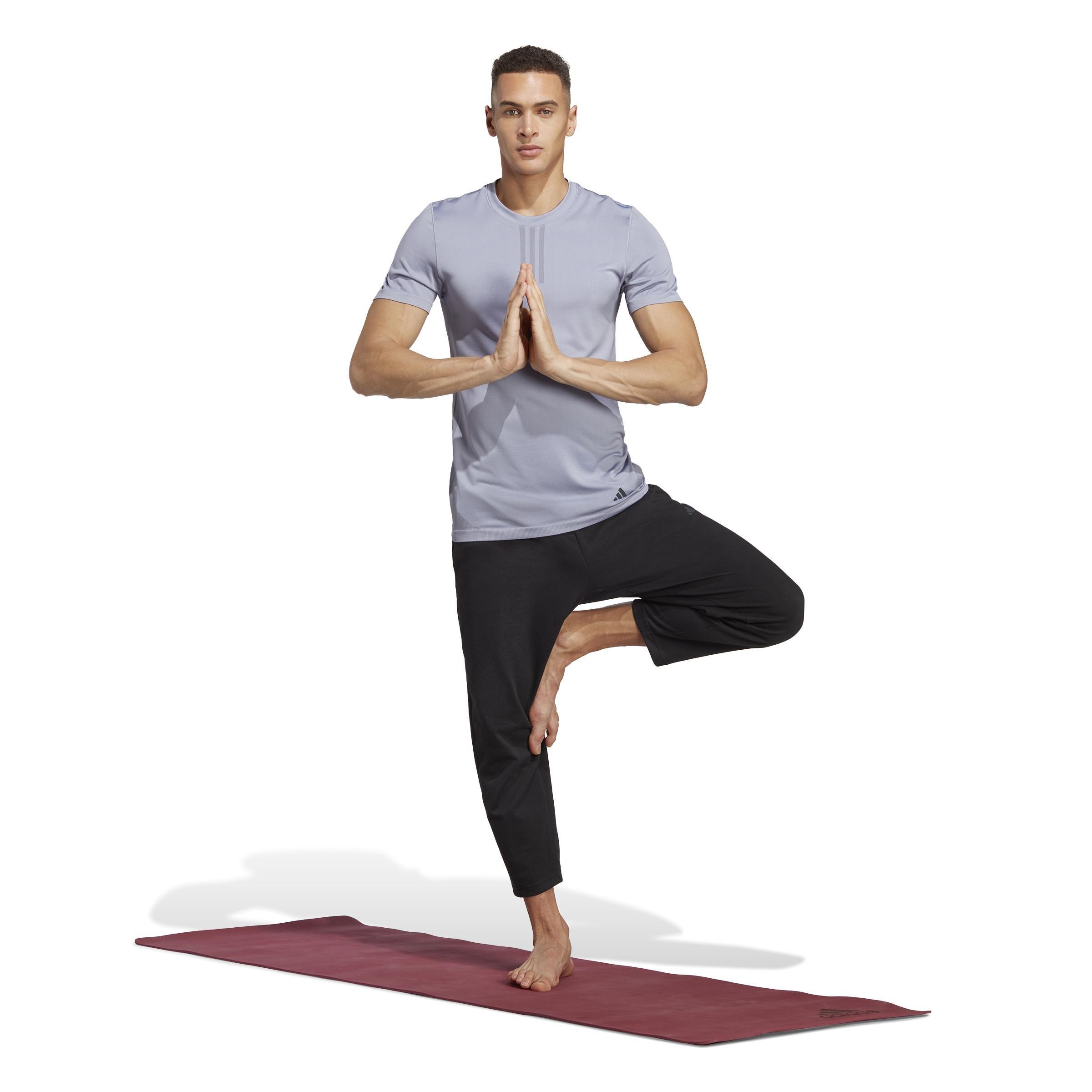 Men Aeroknit Yoga Base Seamless Training T-Shirt, Grey, A701_ONE, large image number 1