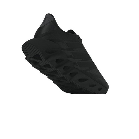 Men Switch Fwd Running Shoes, Black, A701_ONE, large image number 8