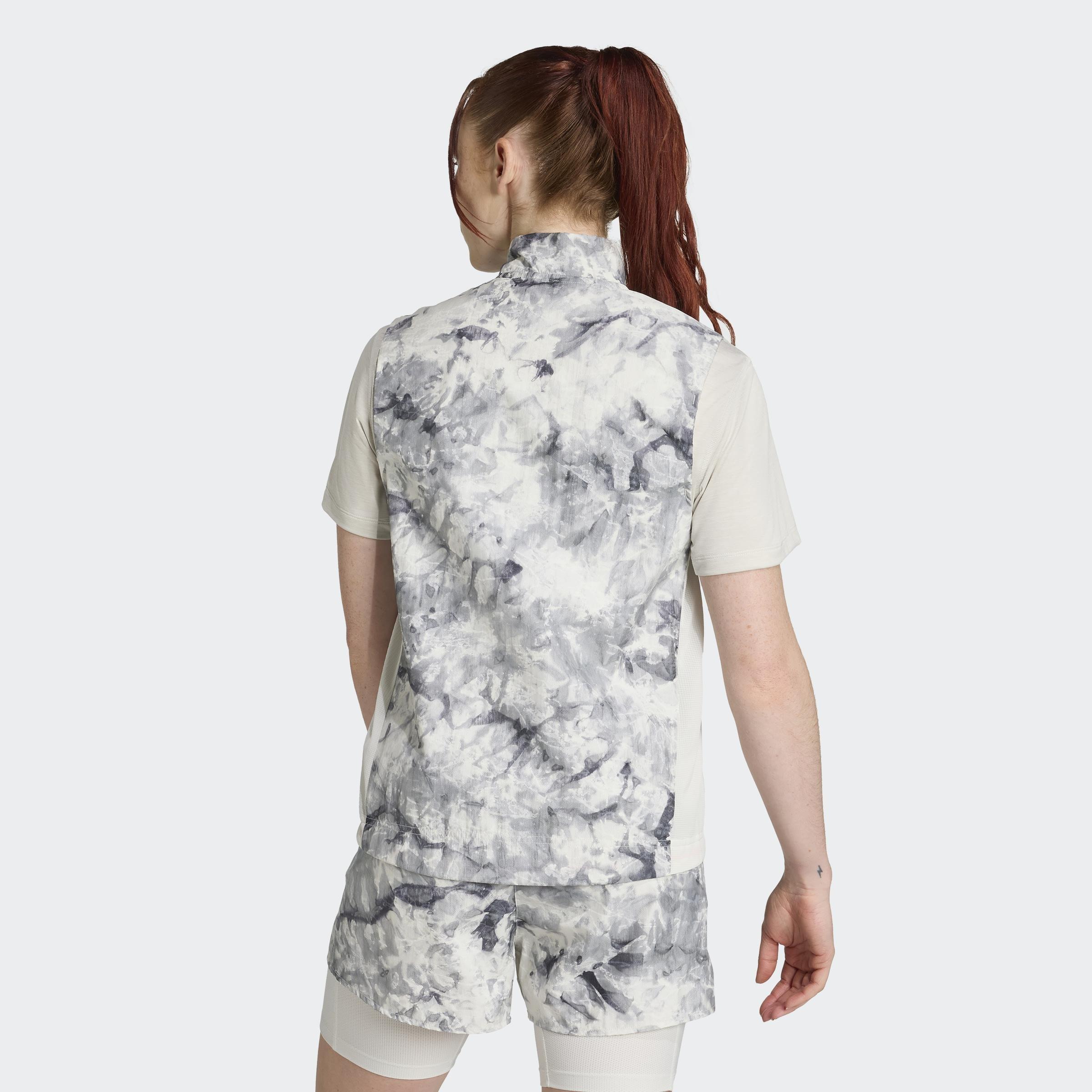 Own The Run Spray Dye Vest, Grey, A701_ONE, large image number 1
