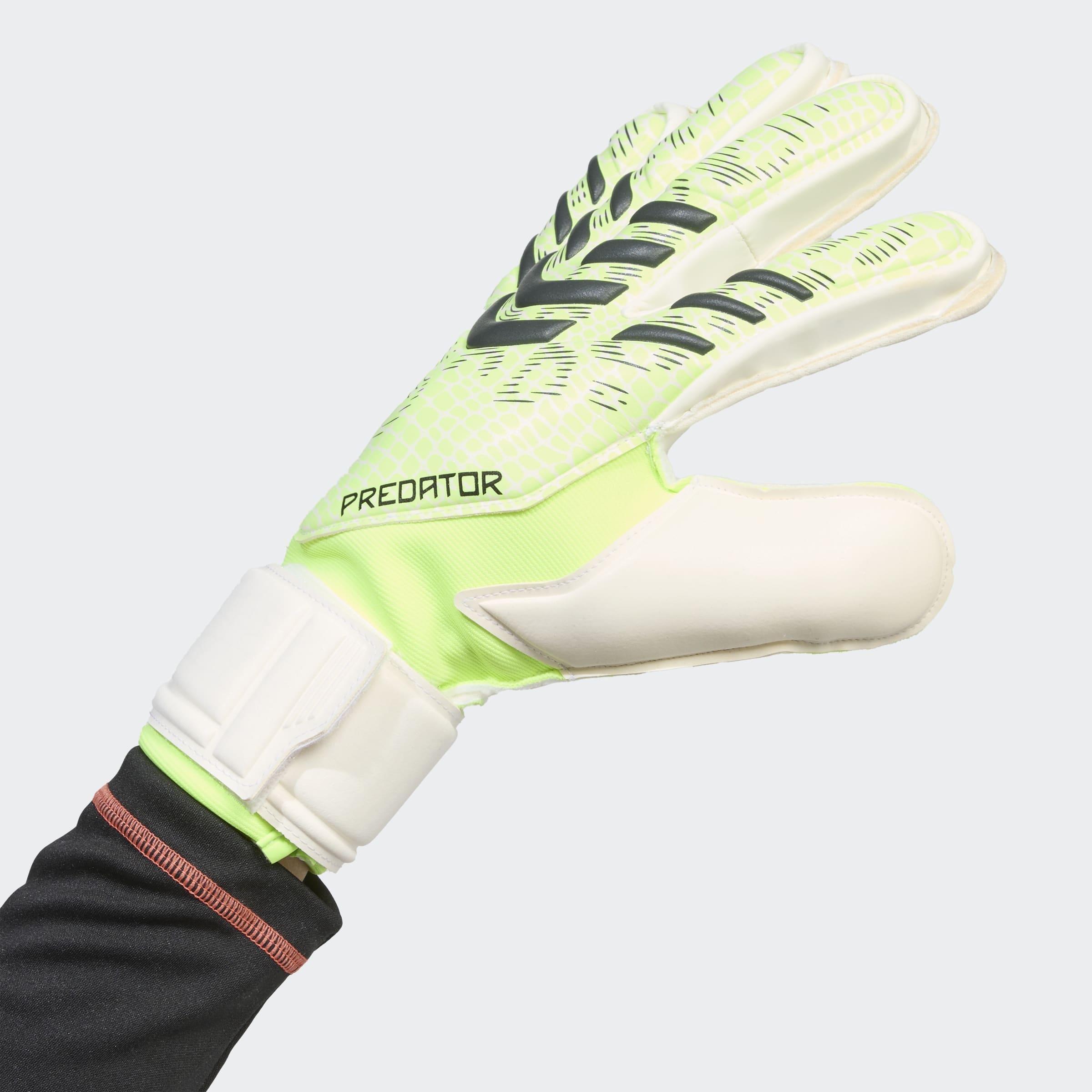 Unisex Predator Match Fingersave Goalkeeper Gloves, Green, A701_ONE, medium