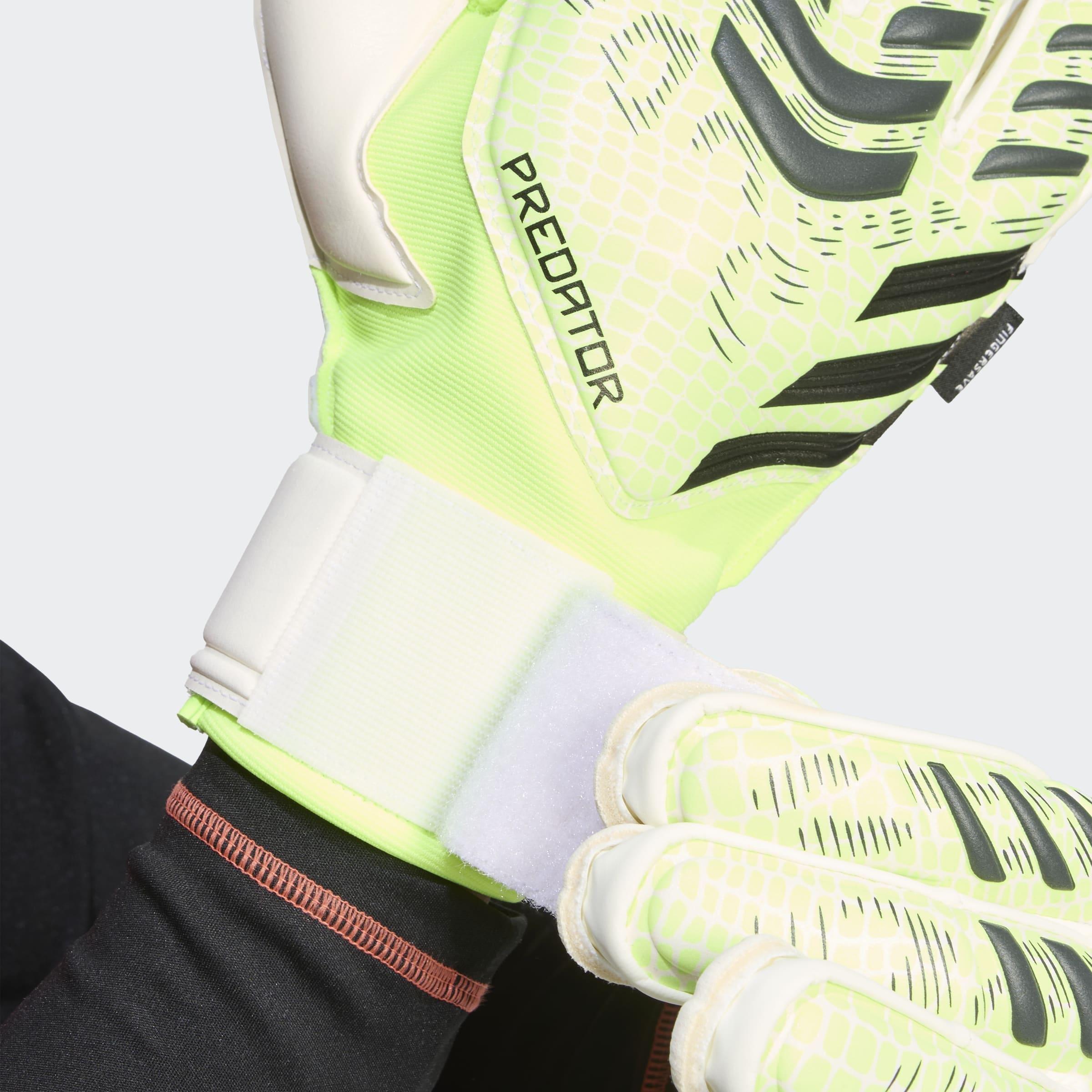Unisex Predator Match Fingersave Goalkeeper Gloves, Green, , large image number 2