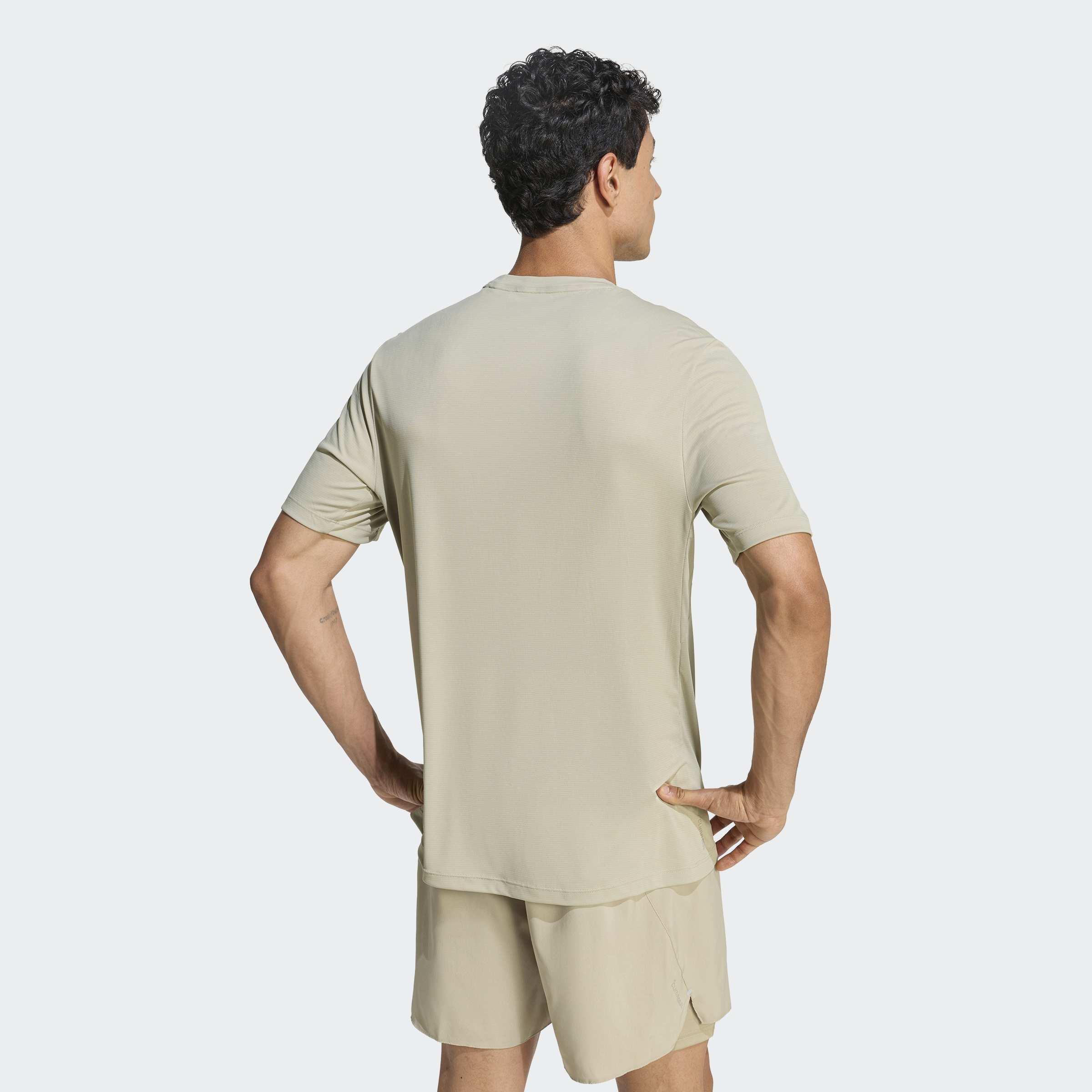 adi365 Running Essentials T-Shirt, Brown