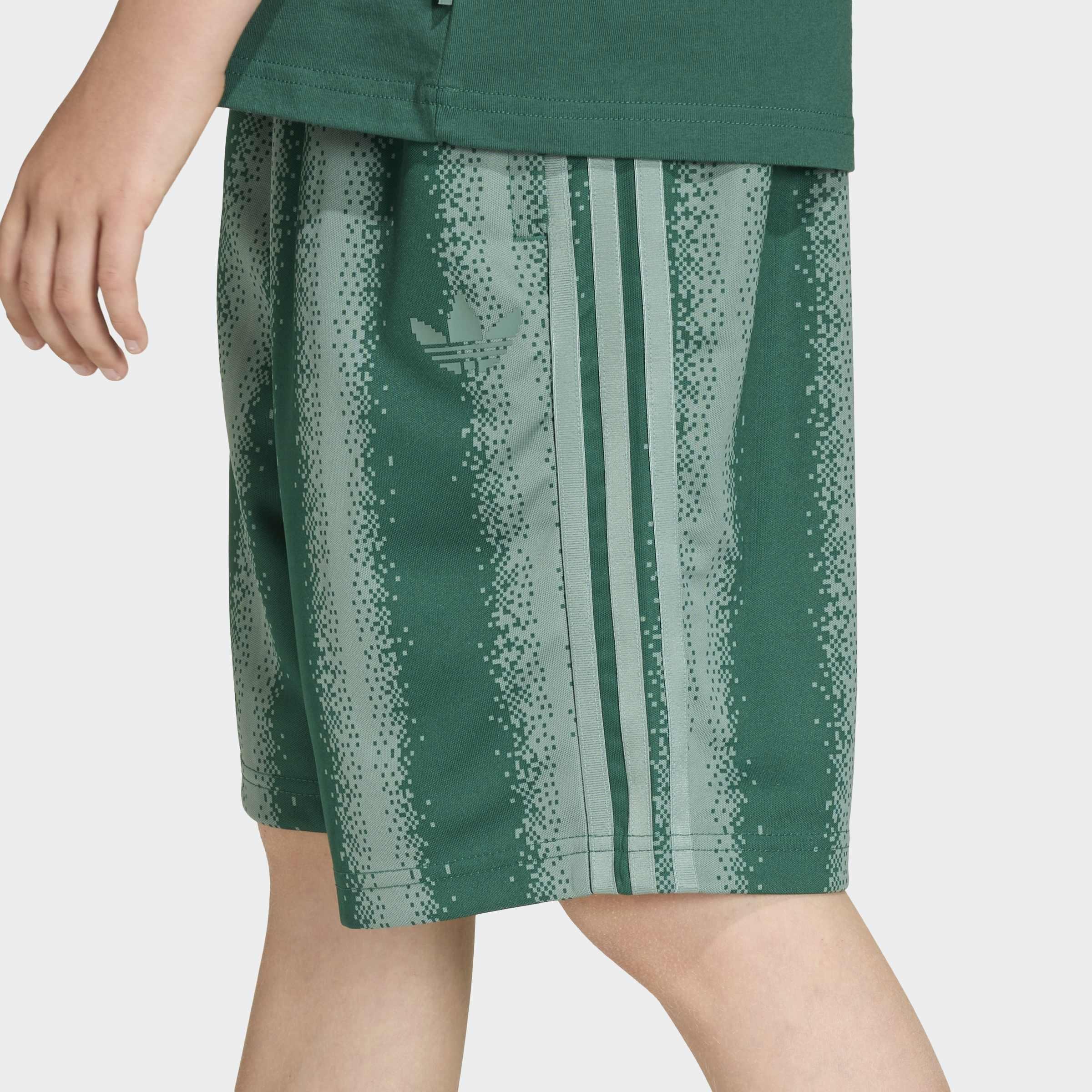 Kids Unisex Adidas Minecraft Oversized Knee Length Shorts, Green, A701_ONE, large image number 3