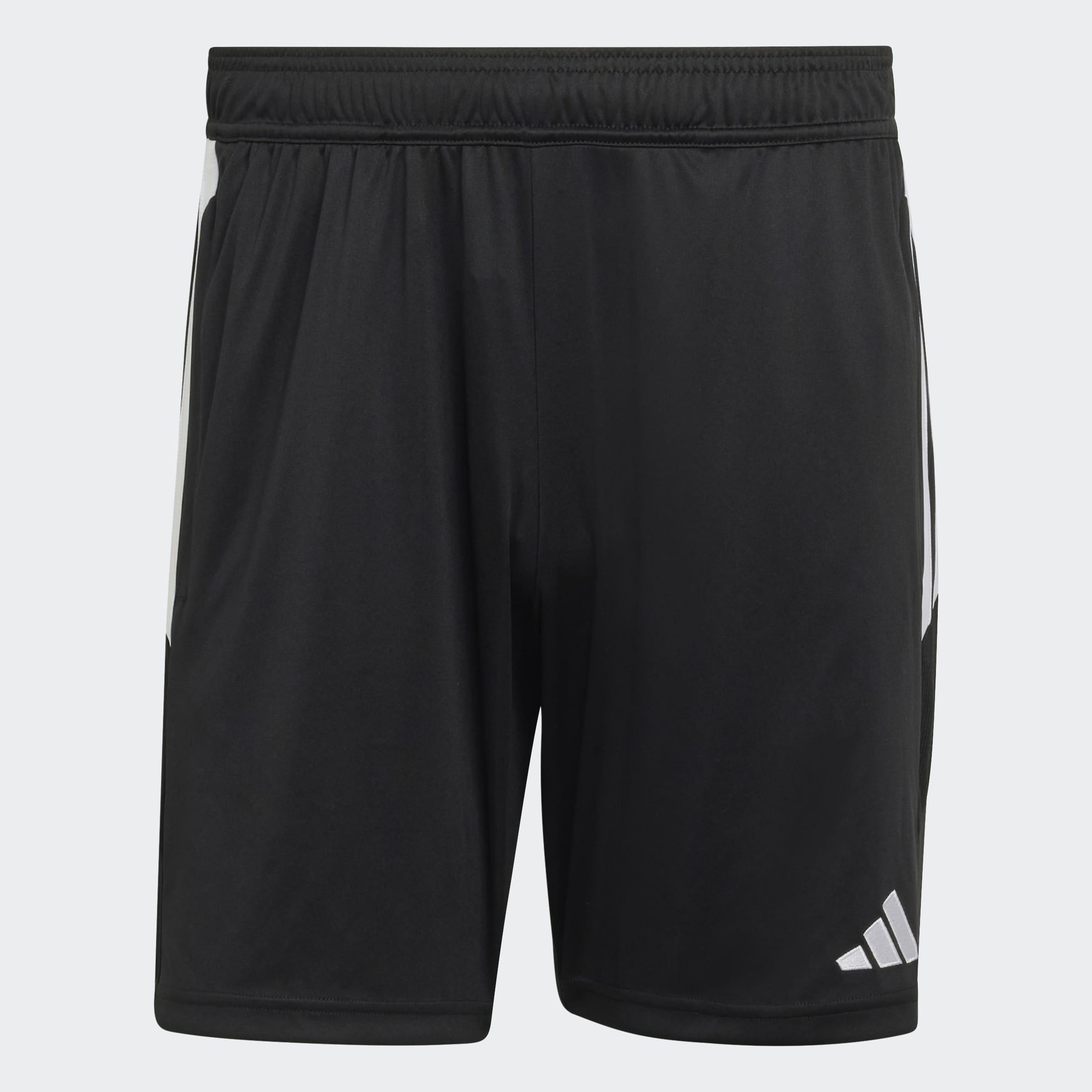 Tiro 26 Essentials Shorts, Black