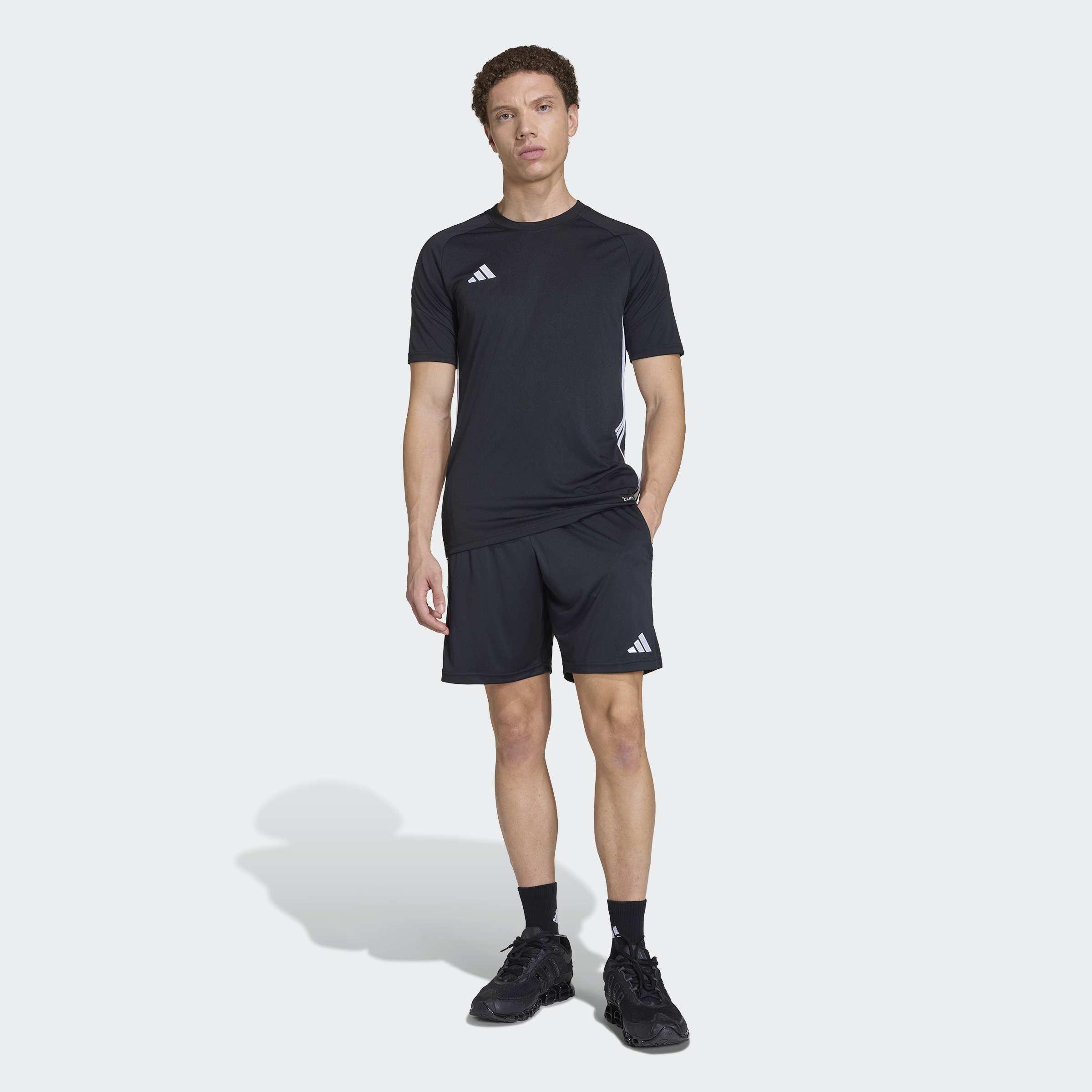 Tiro 26 Essentials Shorts, Black, A701_ONE, large image number 4