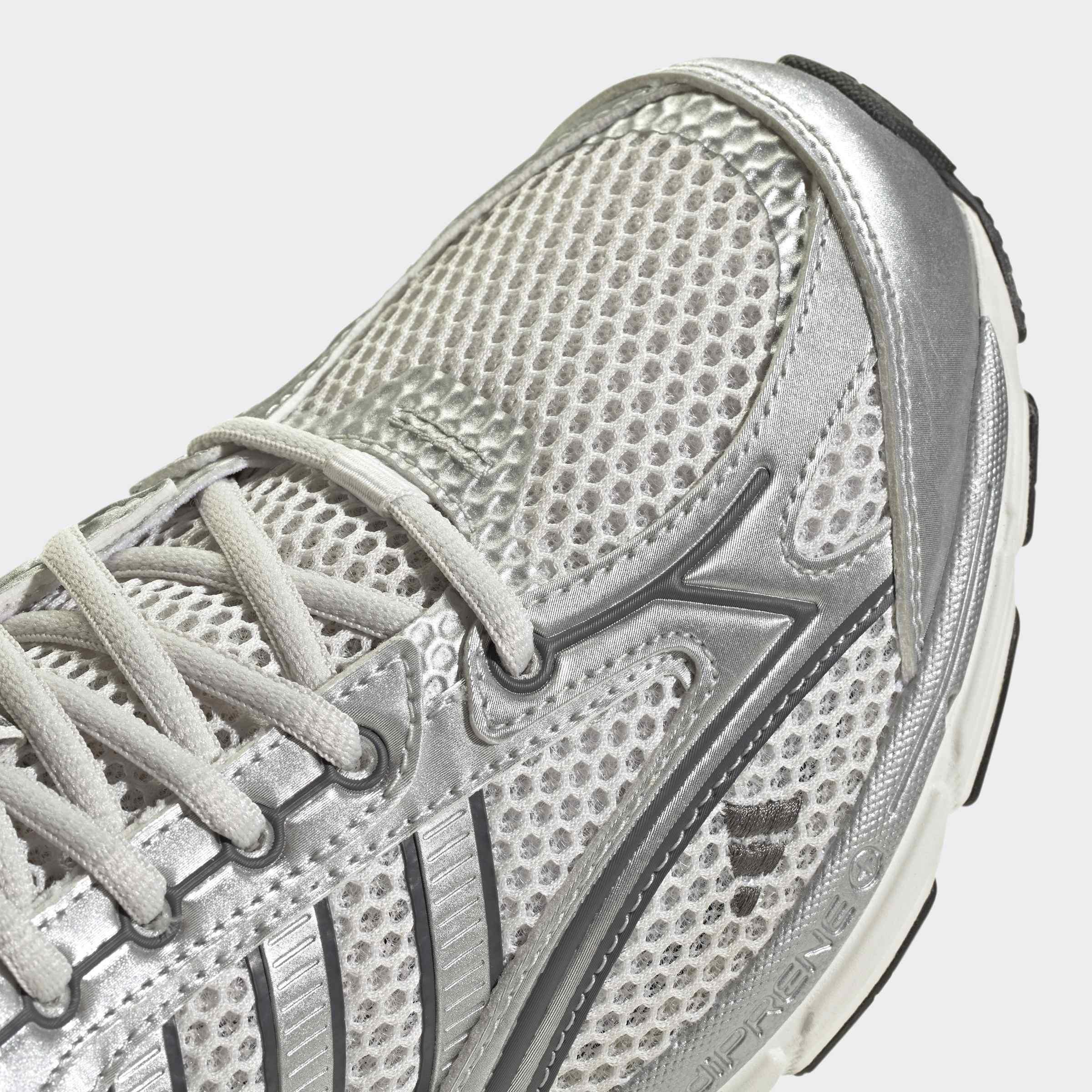 Unisex Spiritain 2000 Trainers, White, A701_ONE, large image number 4