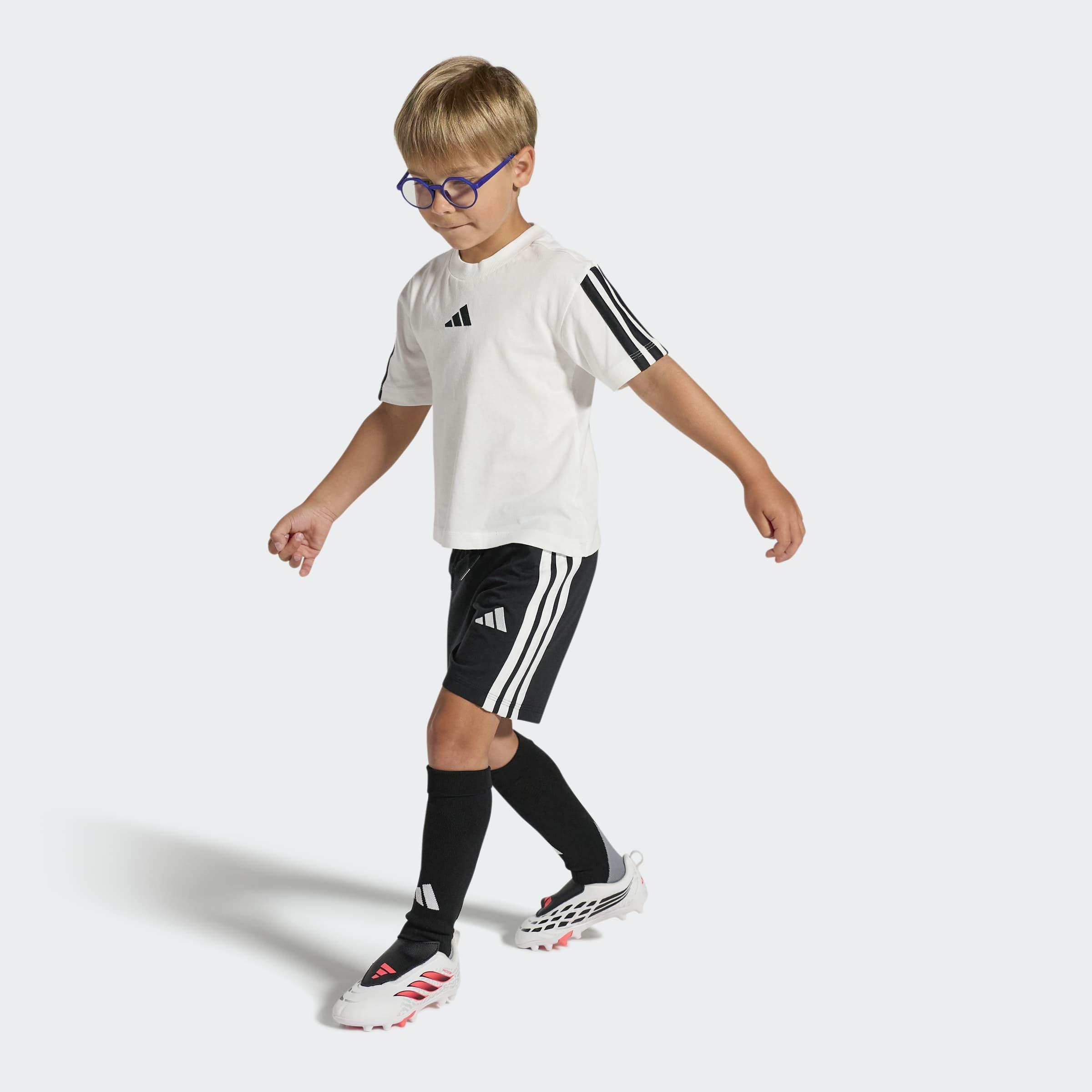 Kids Unisex Predator Club Hook and Loop Firm Ground / Multi Ground Football Boots, White, A701_ONE, medium