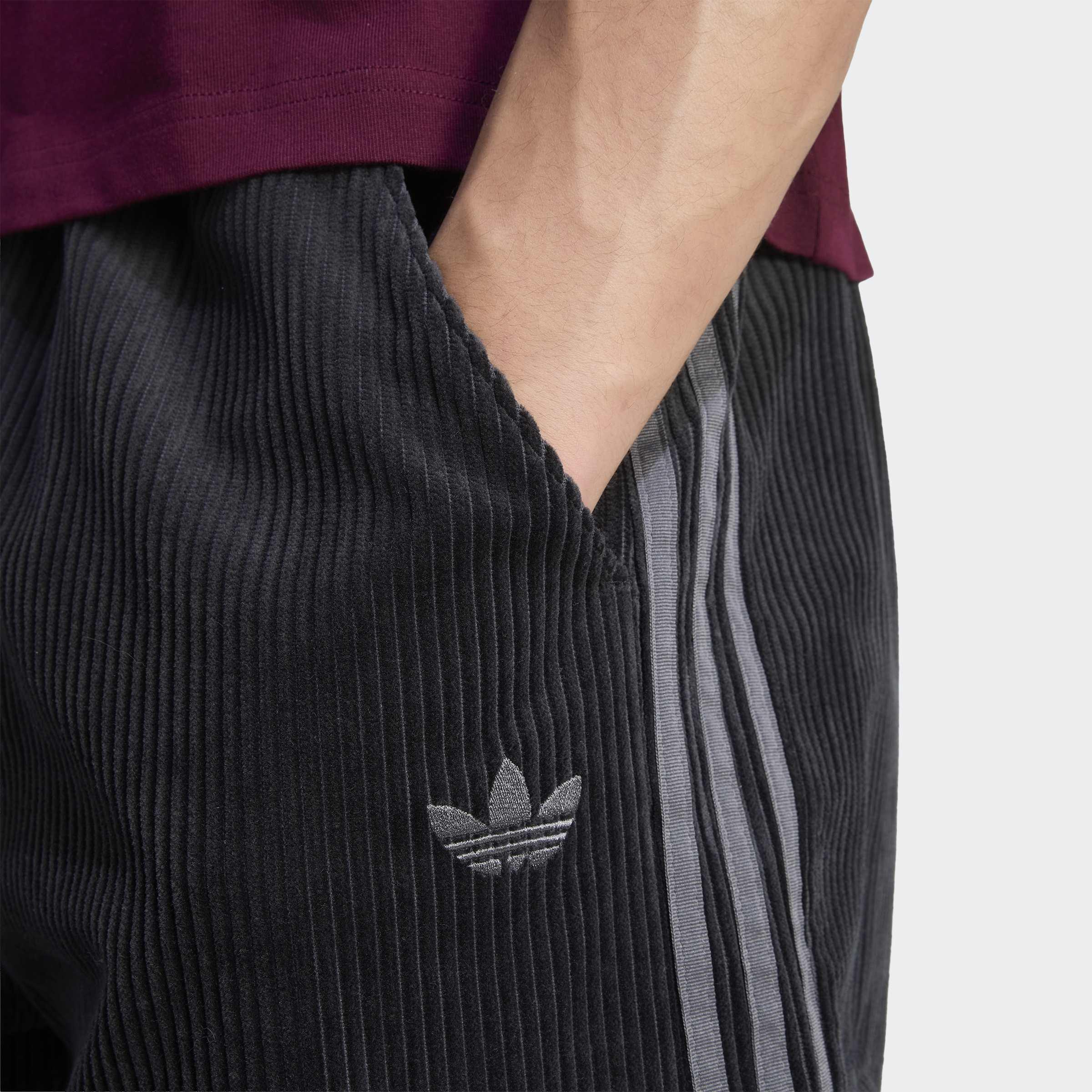 Adicolor Cargo Shorts, Black, A701_ONE, large image number 2
