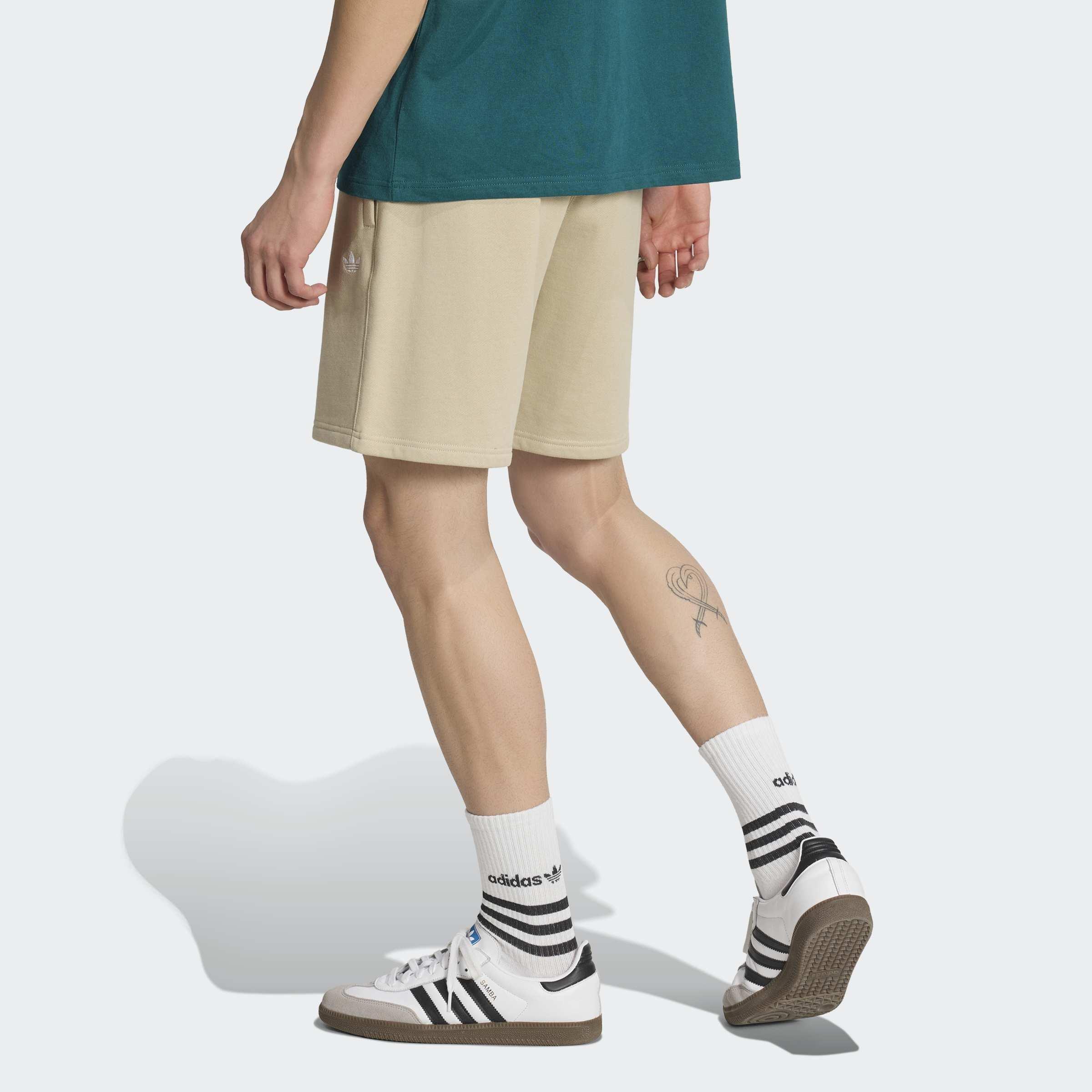 Trefoil Essentials Fleece Shorts, Beige