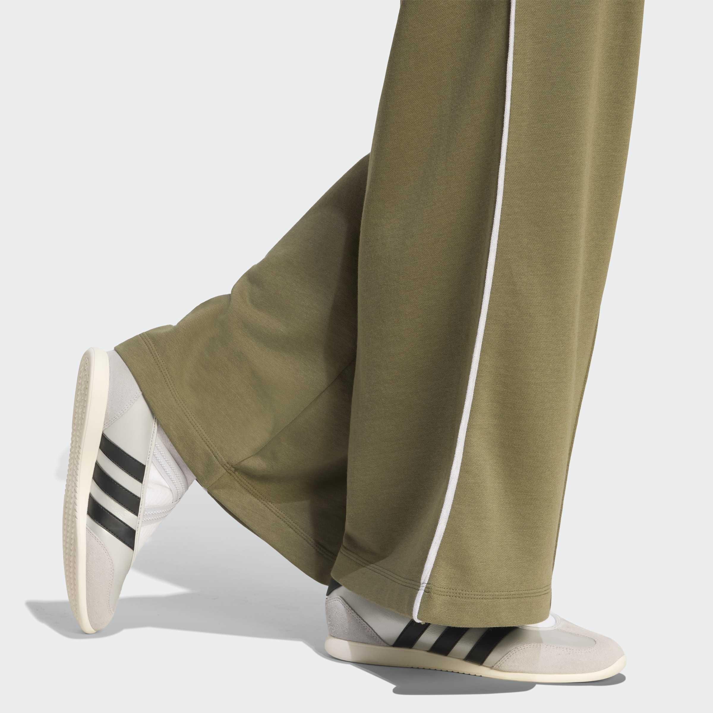 Seasonal Essentials Colourpop Joggers with Embroidered Graphic, Green, A701_ONE, large image number 2
