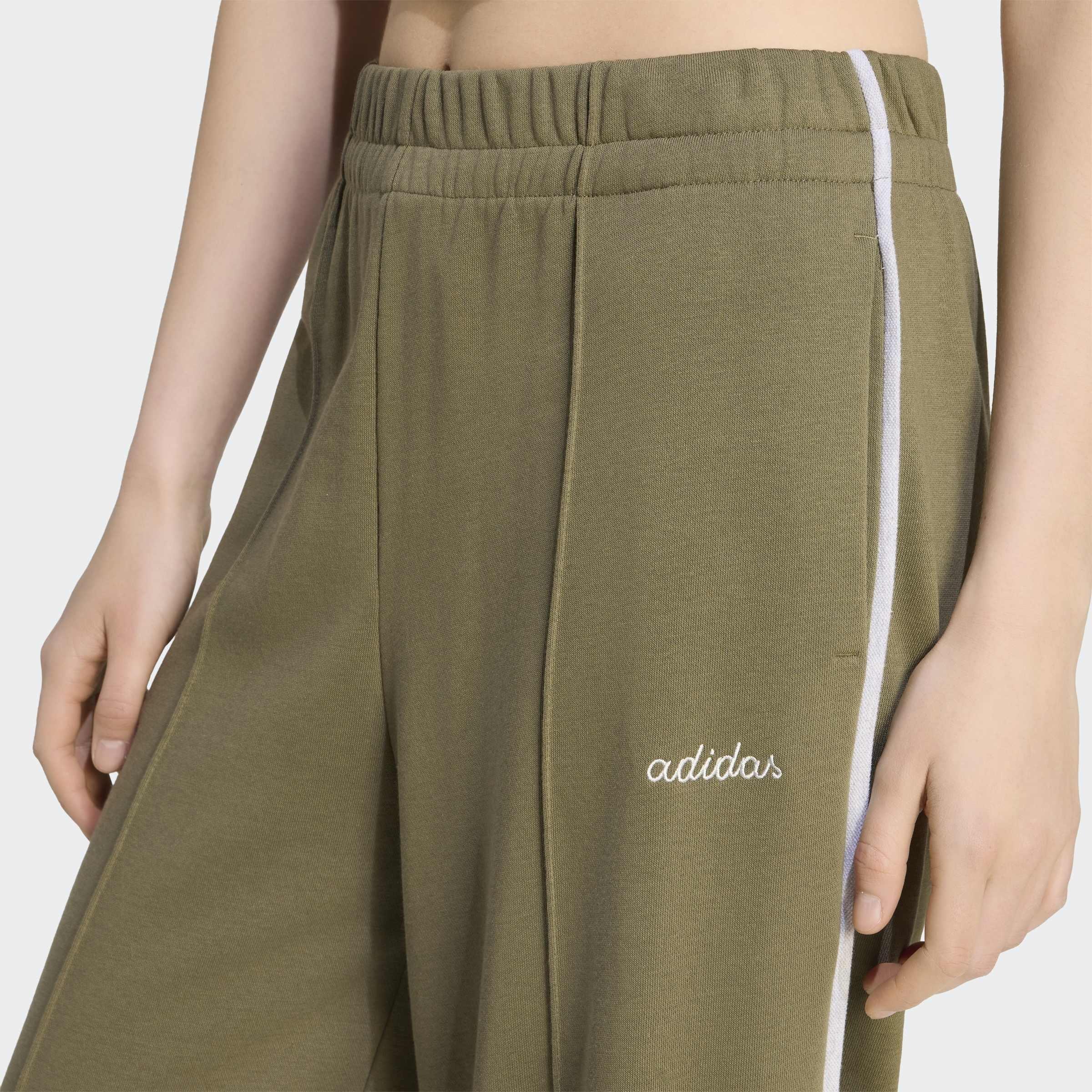 Seasonal Essentials Colourpop Joggers with Embroidered Graphic, Green, A701_ONE, large image number 3