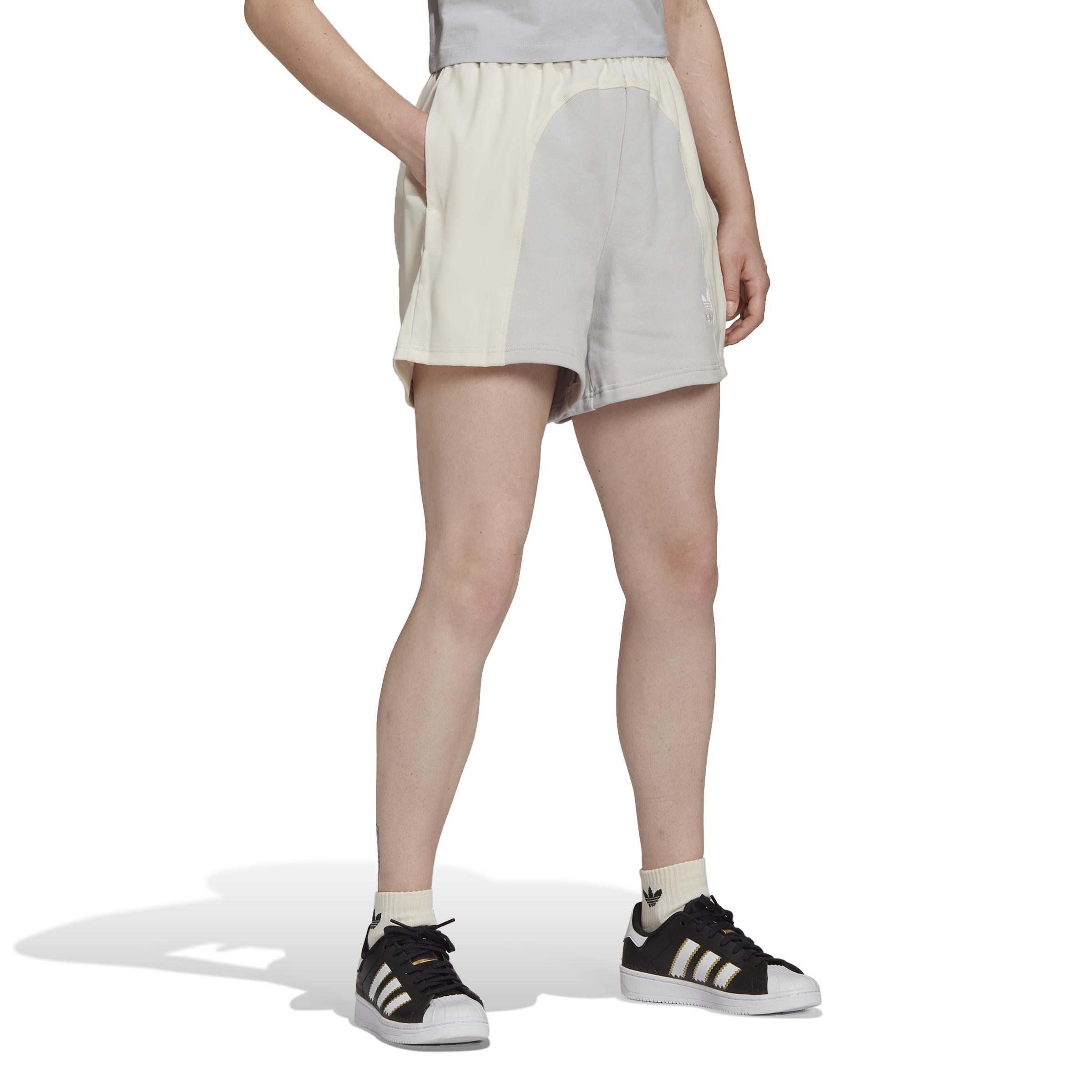 Adicolor Split Trefoil Shorts, Beige, , large image number 15