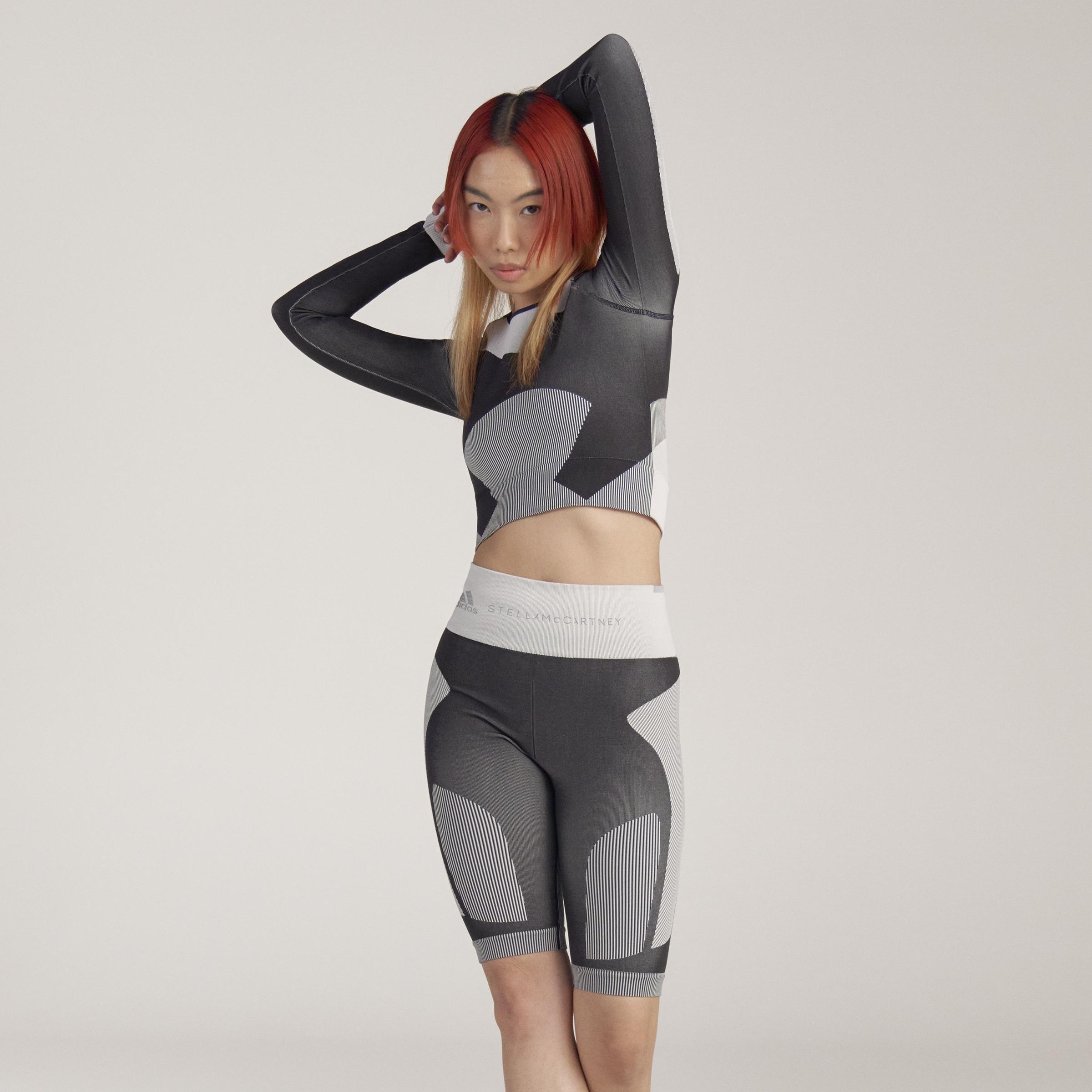 By Stella Mccartney Truestrength Seamless Short Leggings, Black, A901_ONE, large image number 0