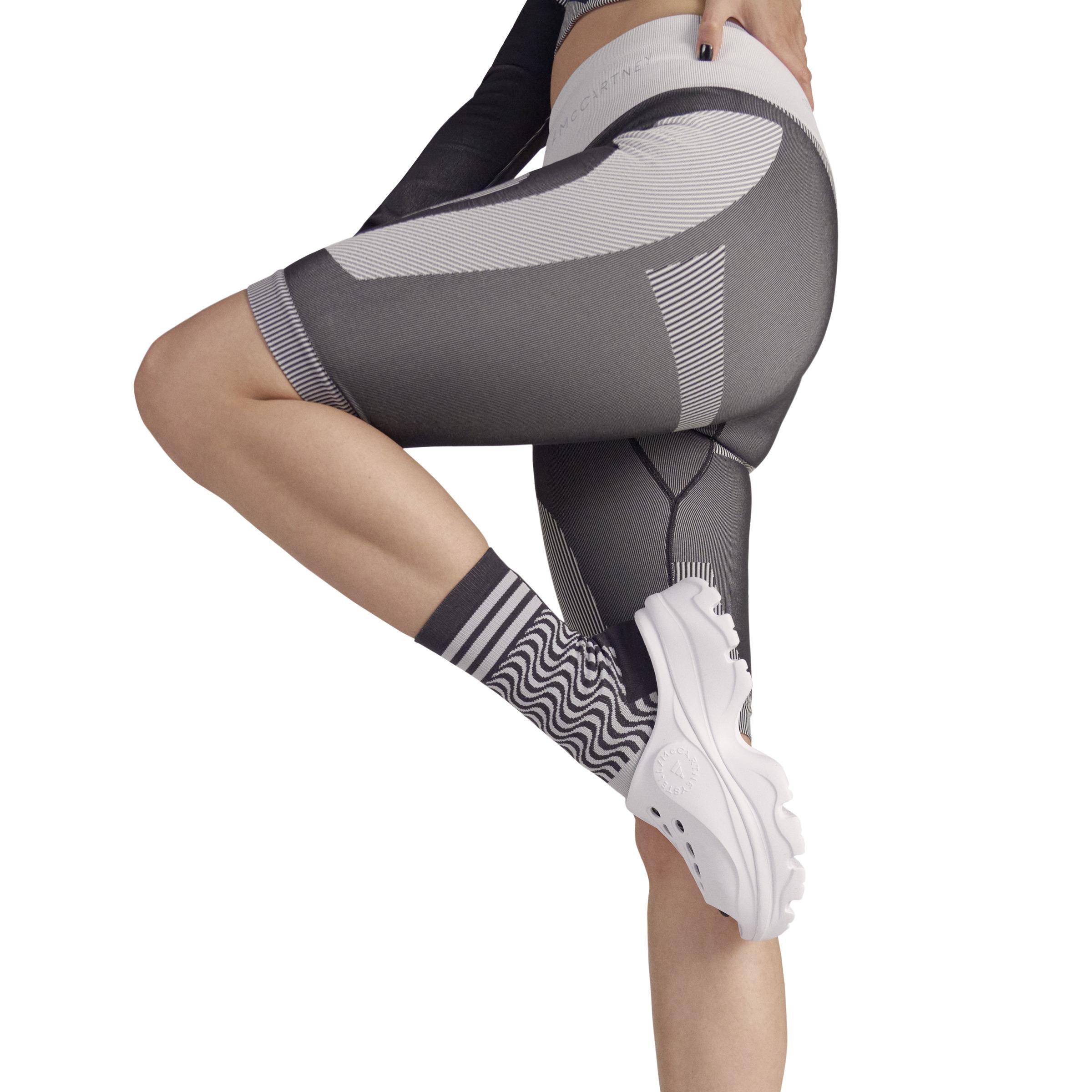 By Stella Mccartney Truestrength Seamless Short Leggings, Black, A901_ONE, large image number 7