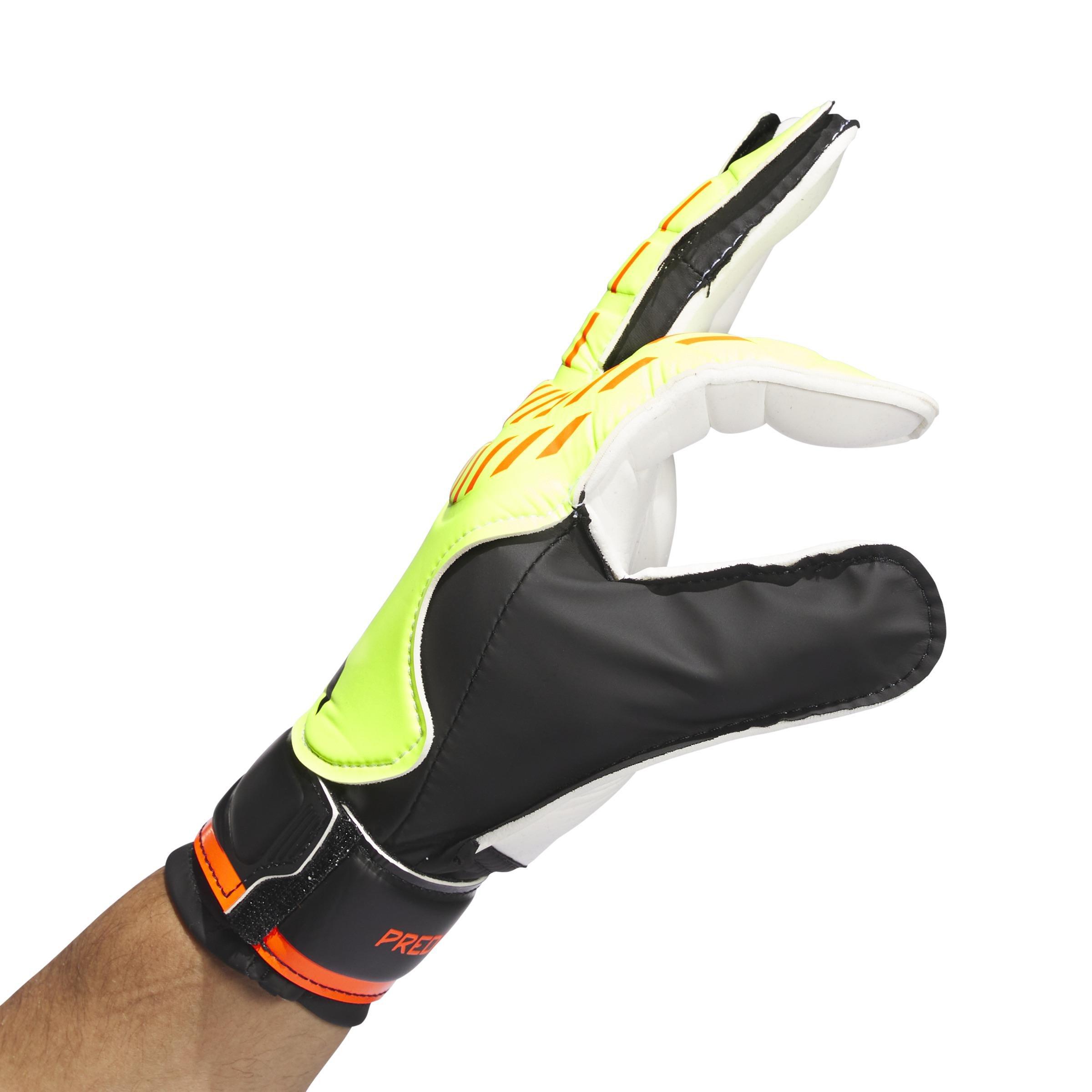 Unisex Predator Training Goalkeeper Gloves, Yellow, , large image number 2