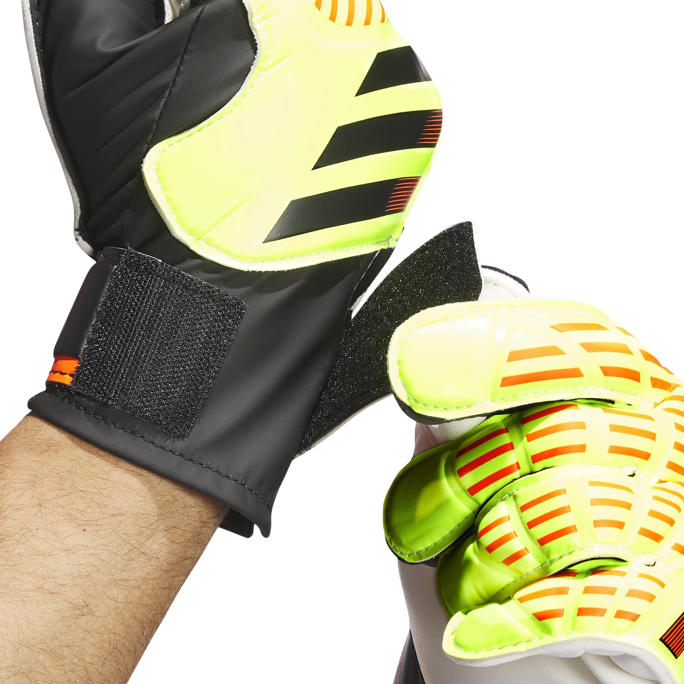 Unisex Predator Training Goalkeeper Gloves, Yellow, , large image number 4