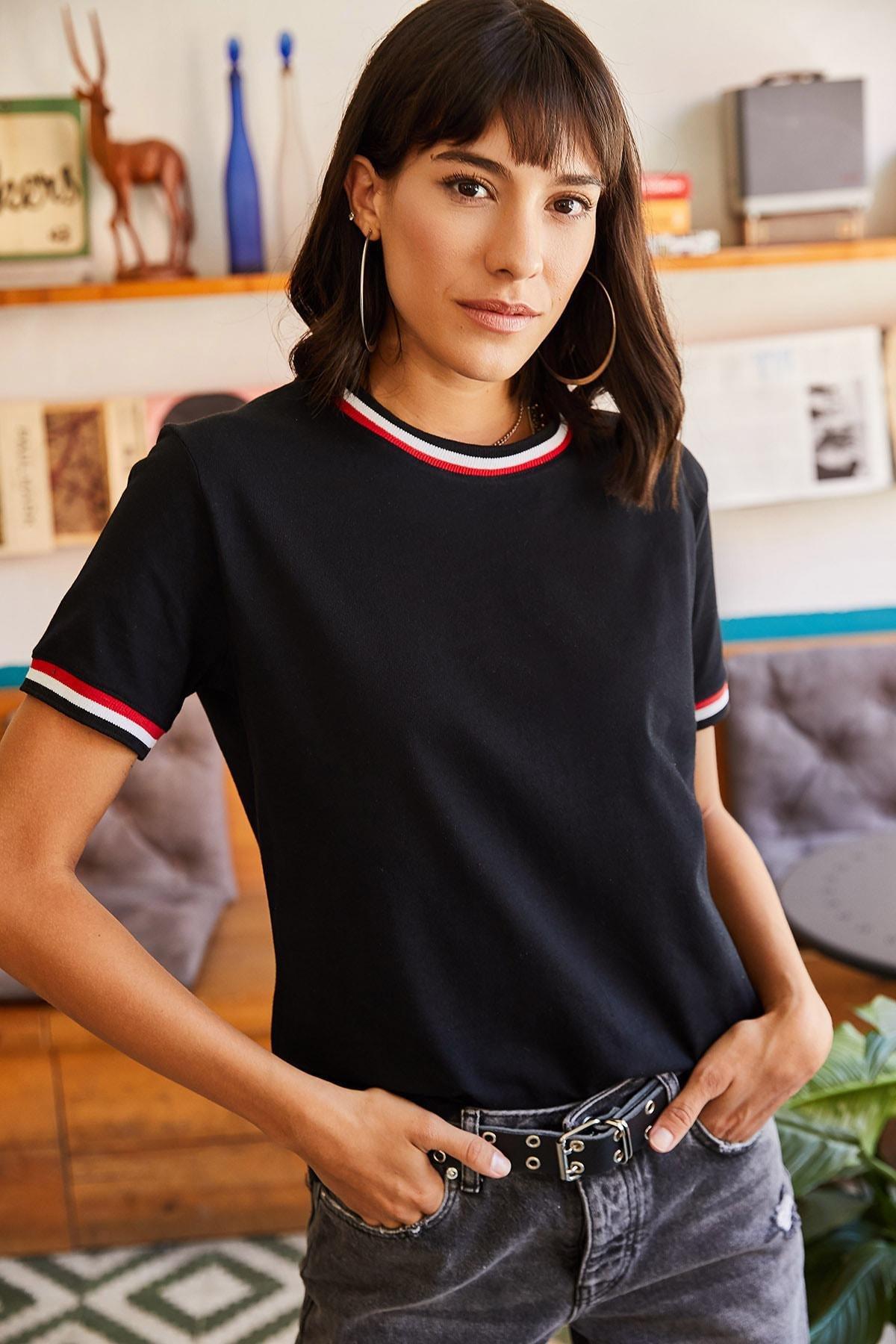 تيشيرت بفتحة رقبة مستديرة، أسود, BLACK, large image number 1