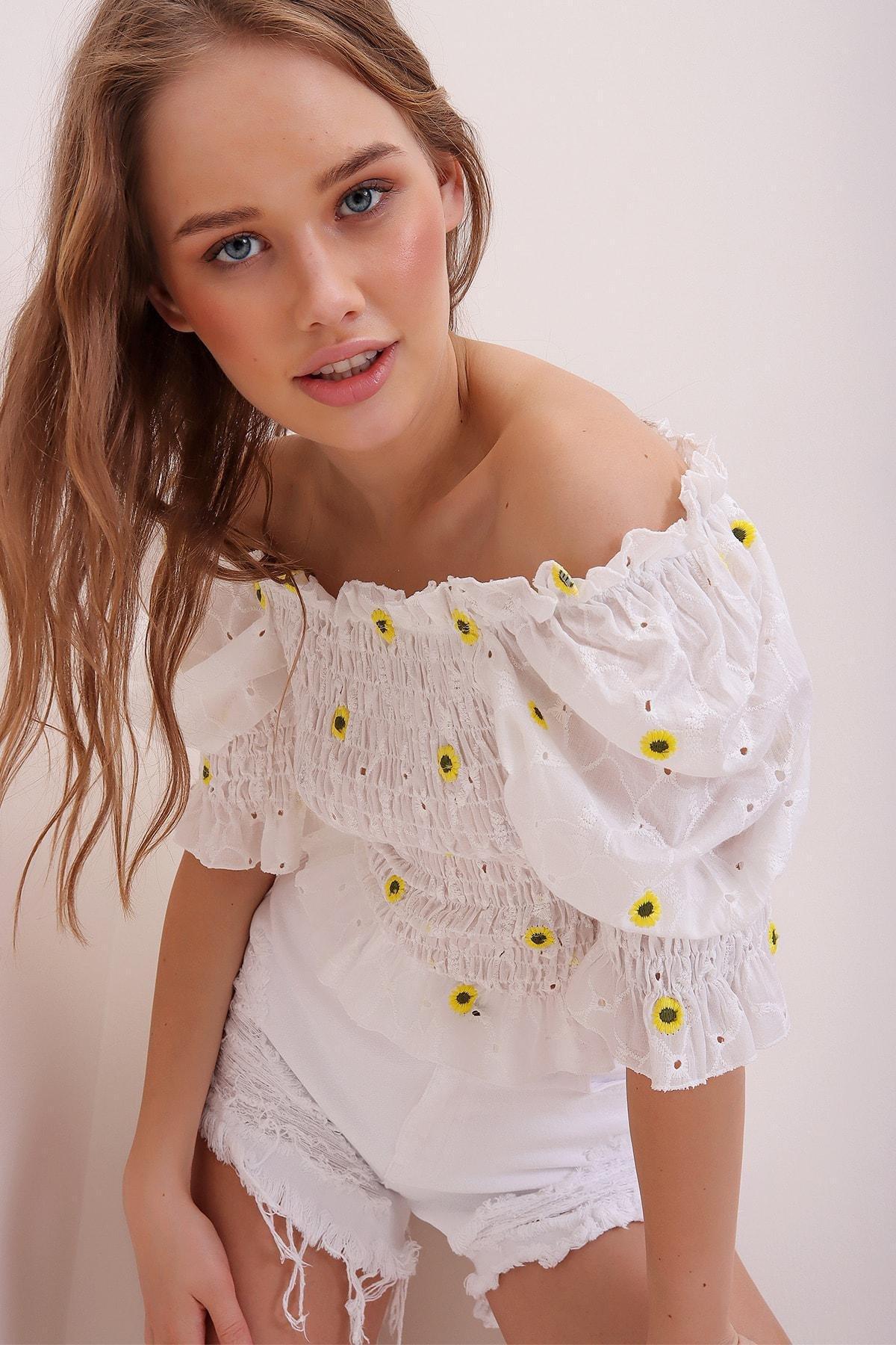Womens Yellow Gippe Detailed Crop Top with Embroidered Embroidery ALC-X6679, single, , large image number 0