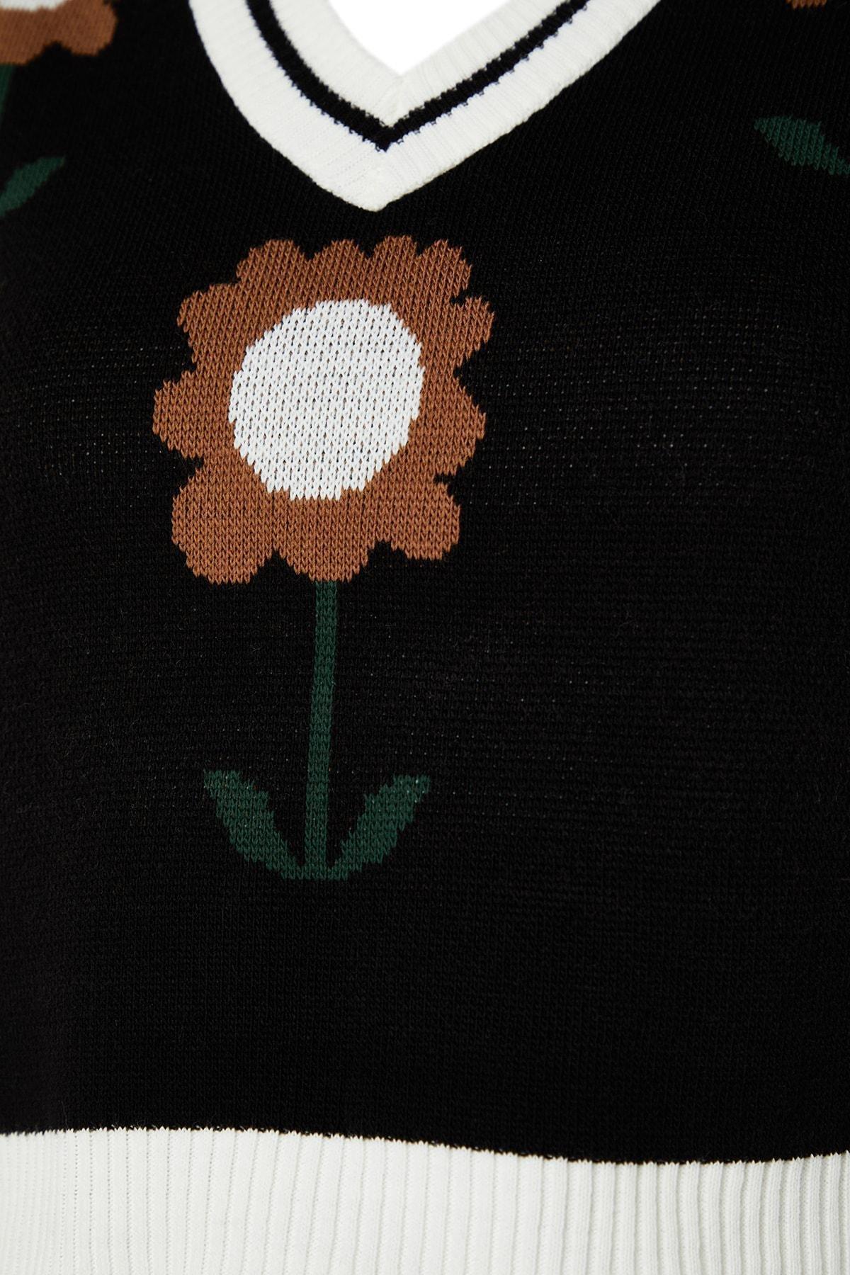 Black Floral Sweater Vest, , large image number 6