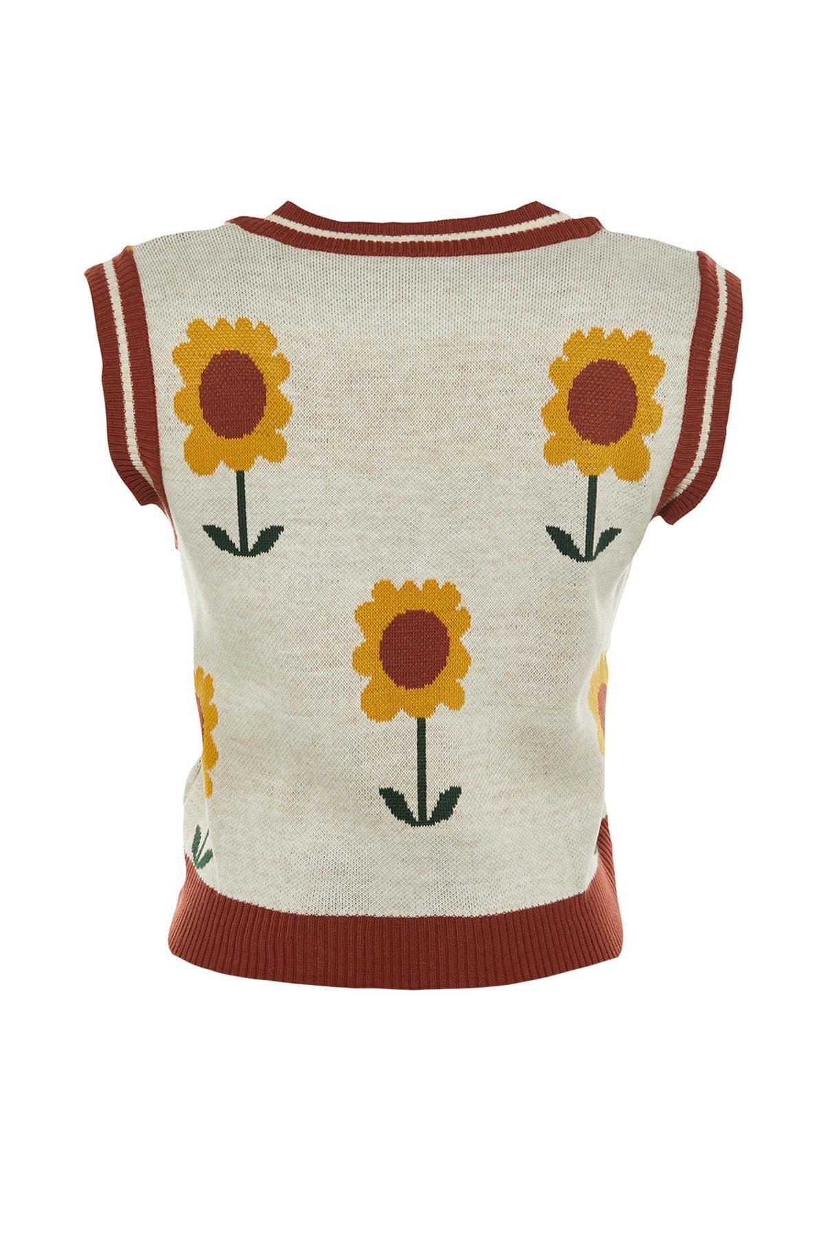 Ecru V-Neck Sweater Vest, , large image number 6