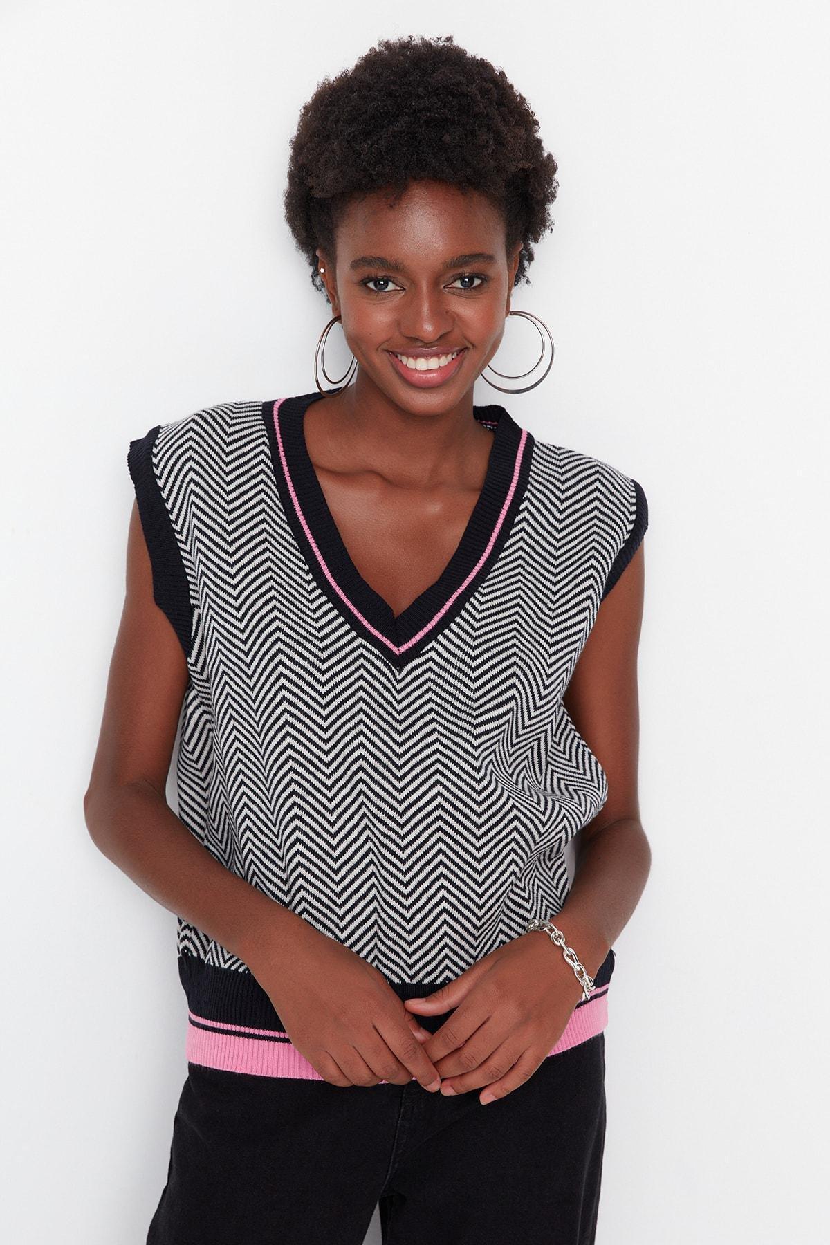 Black V Neck Sweater Vest, , large image number 4