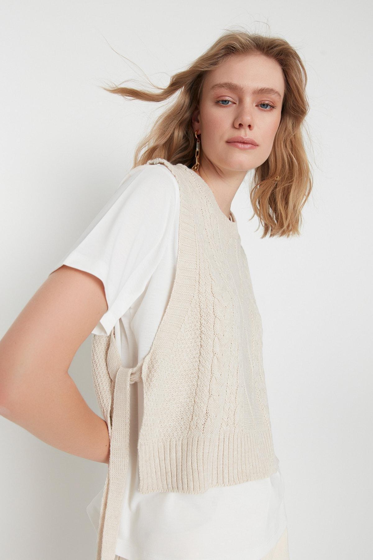 Beige Mini Sweater Vest, , large image number 1