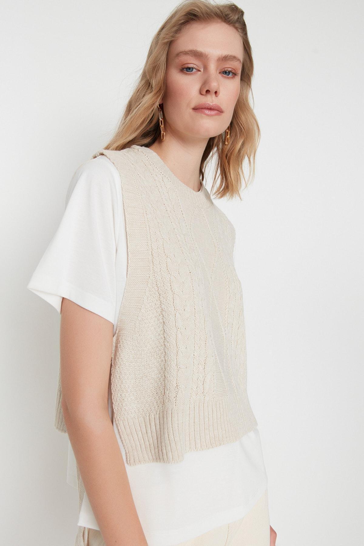 Beige Mini Sweater Vest, , large image number 2