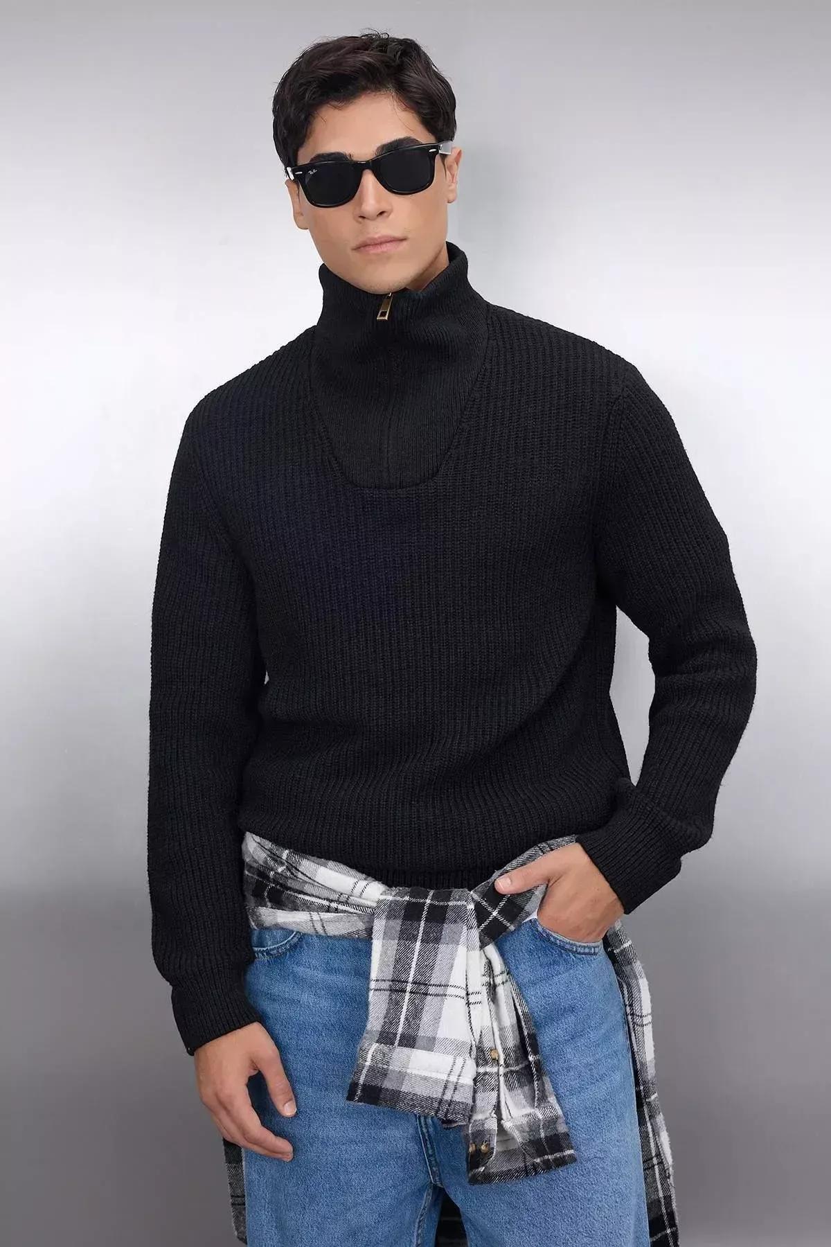 Black Turtleneck Sweater, Black, large image number 2