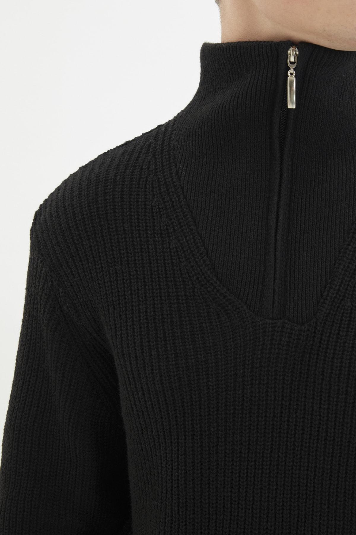 Black Turtleneck Sweater, , large image number 3